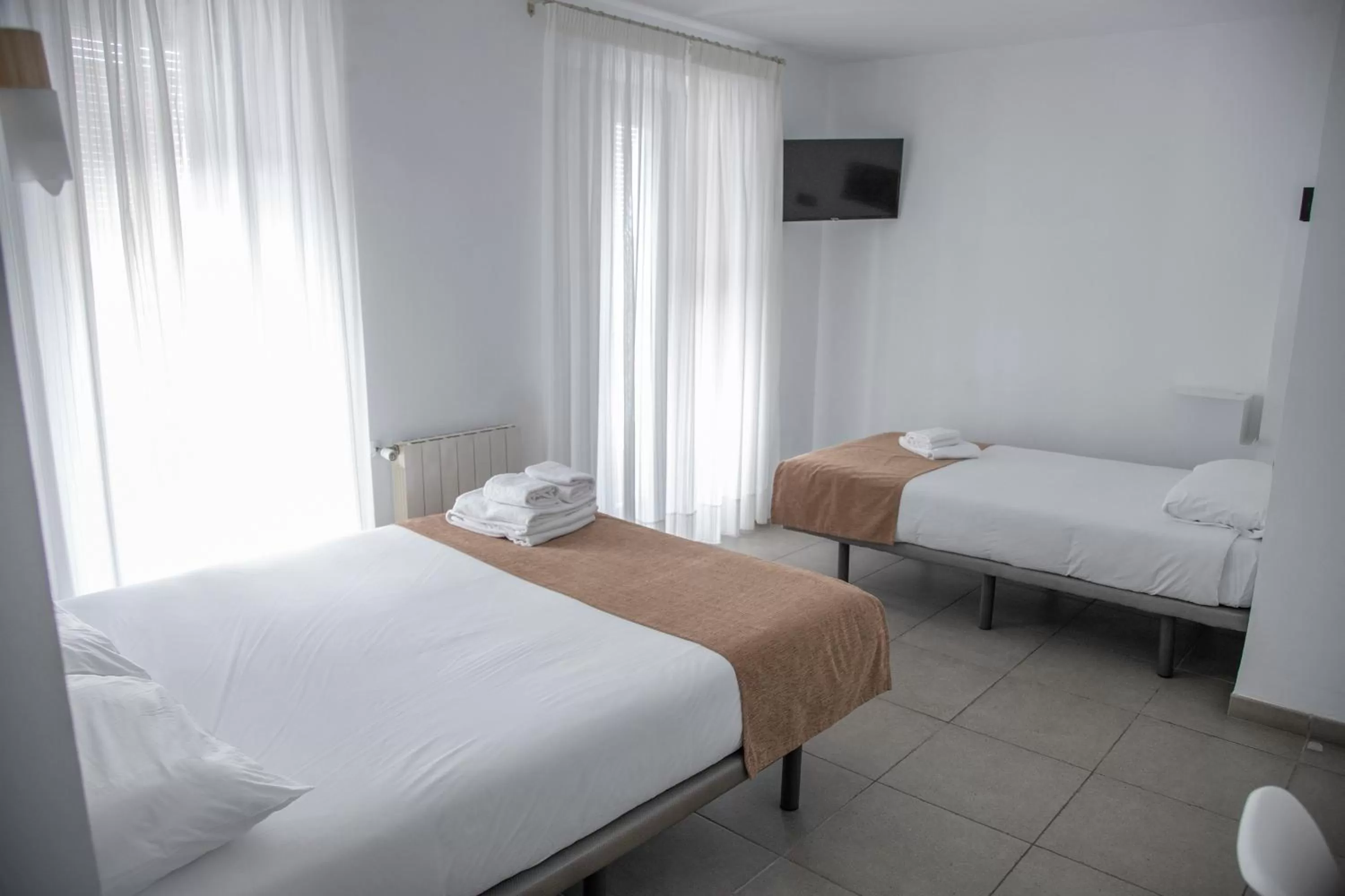 Photo of the whole room, Bed in Vitium Córdoba