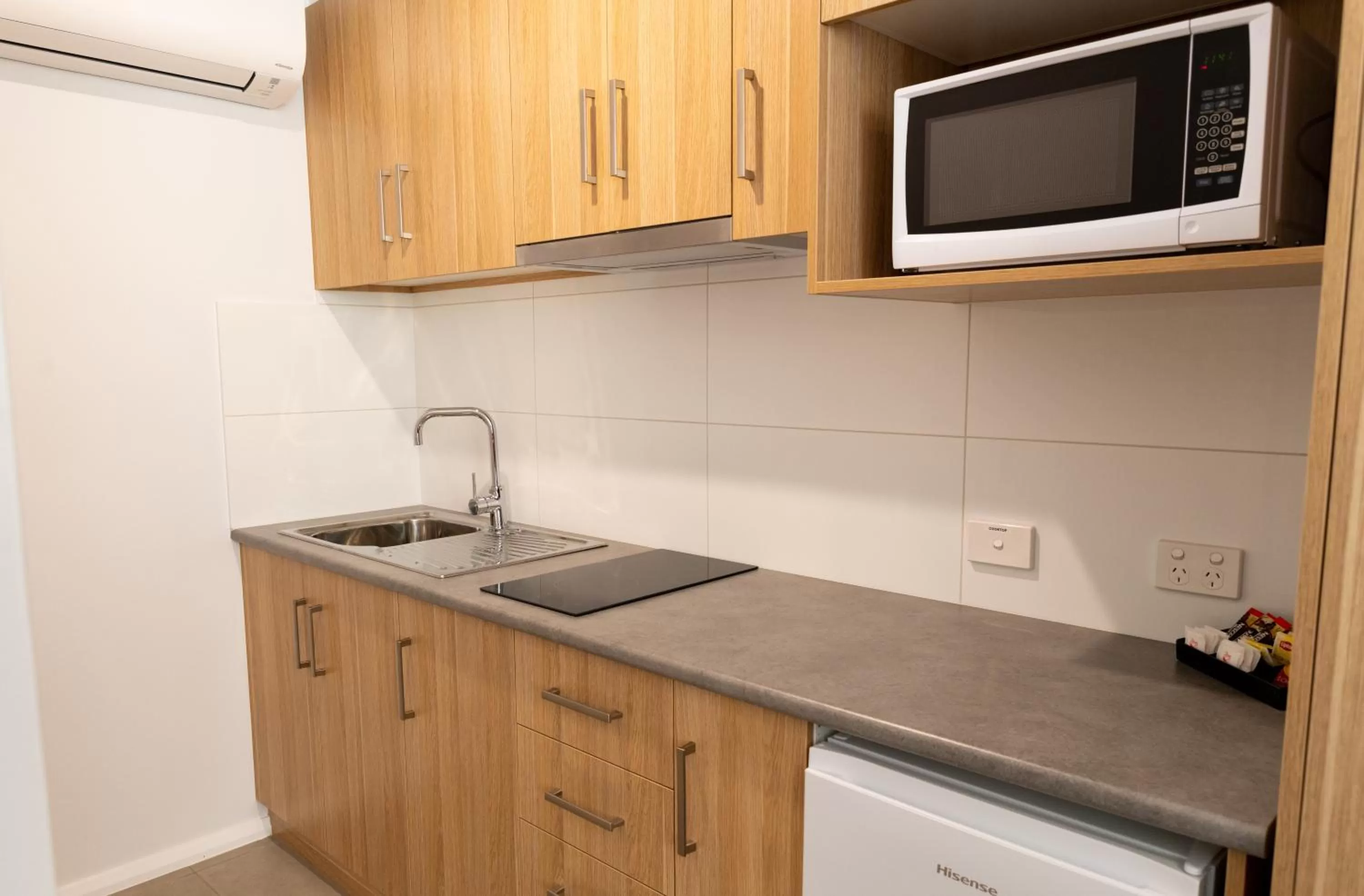 Kitchen or kitchenette in Econo Lodge Mildura