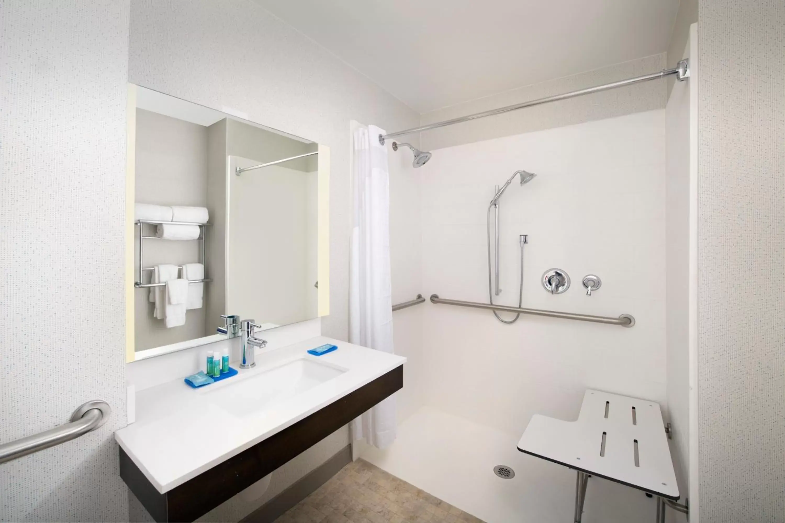 King Room - Hearing Accessible - Roll-in Shower in Holiday Inn Express & Suites Baltimore - BWI Airport North, an IHG Hotel King Room - Hearing Accessible - Roll-in Shower in Holiday Inn Express & Suites Baltimore - BWI Airport North, an IHG Hotel