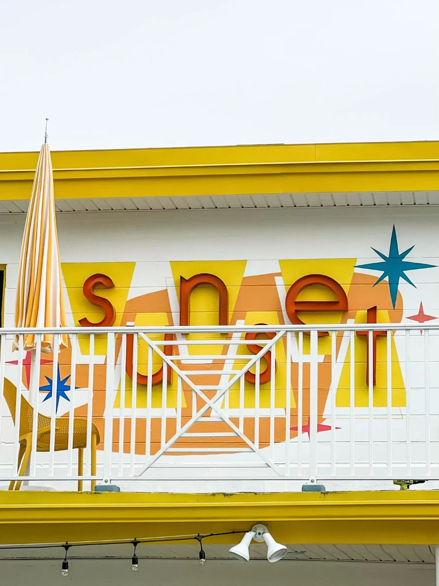 Property building in Sunset Inn and Cottages