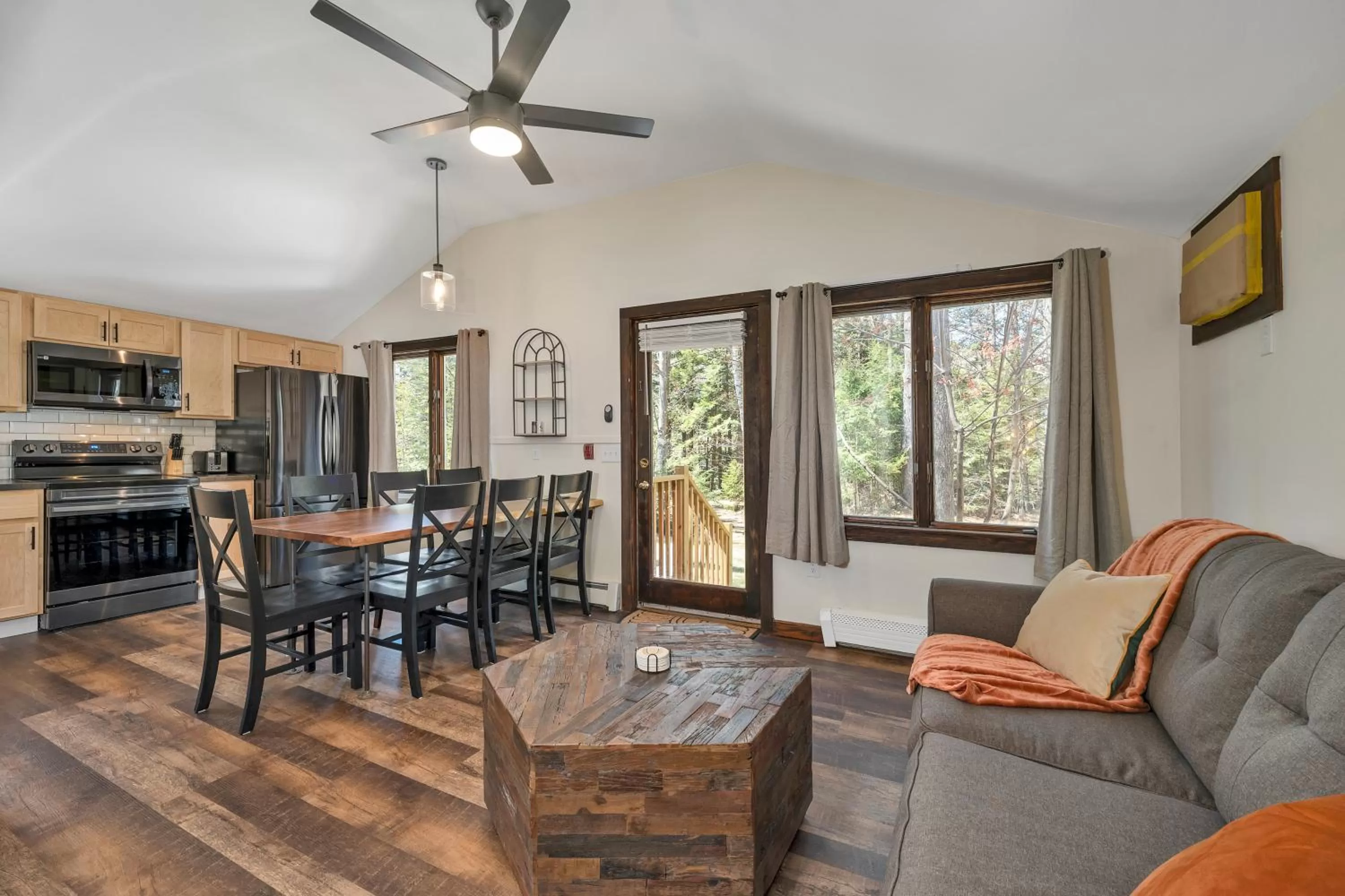 Kitchen or kitchenette in The Inn & More