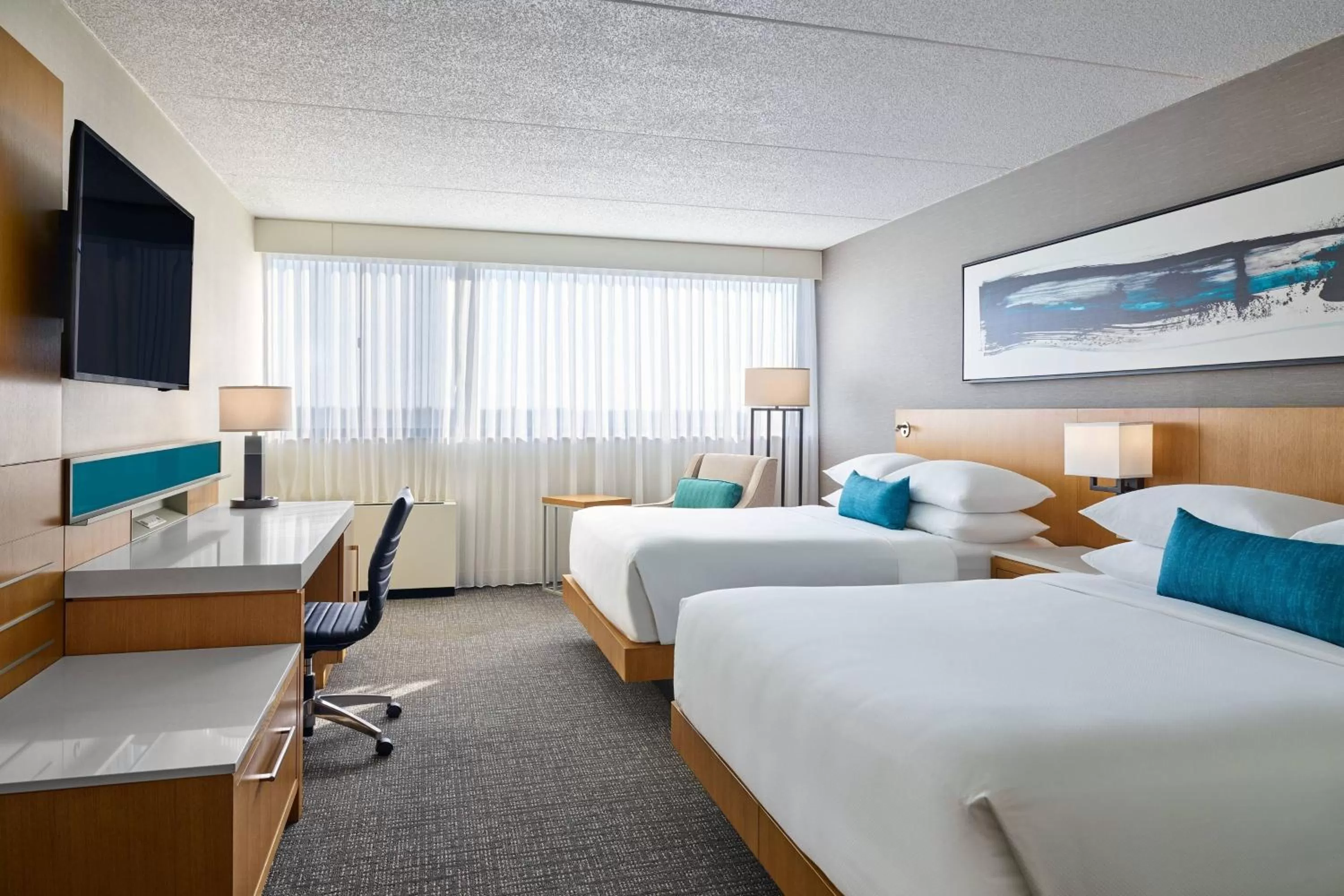 Photo of the whole room, Bed in Delta Hotels by Marriott Muskegon Convention Center