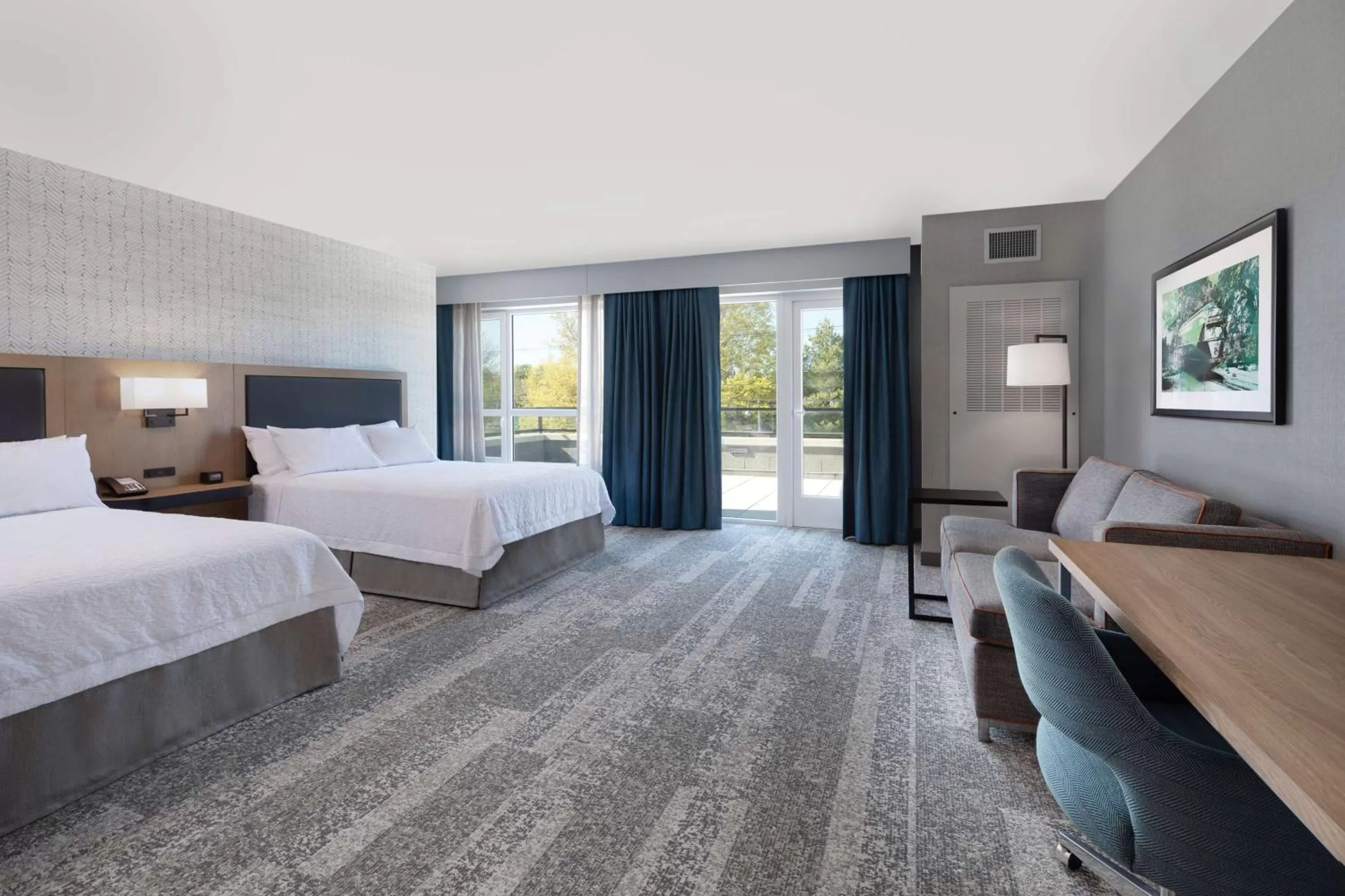 Bed in Hampton Inn & Suites Watertown Boston, Ma