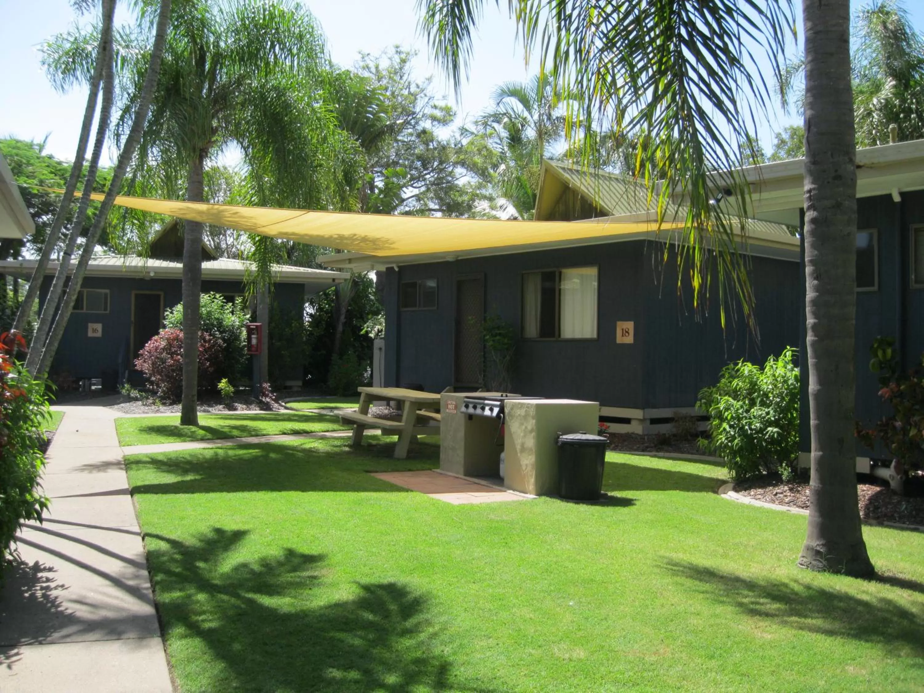 Facade/entrance in Sanctuary Lakes Fauna Retreat