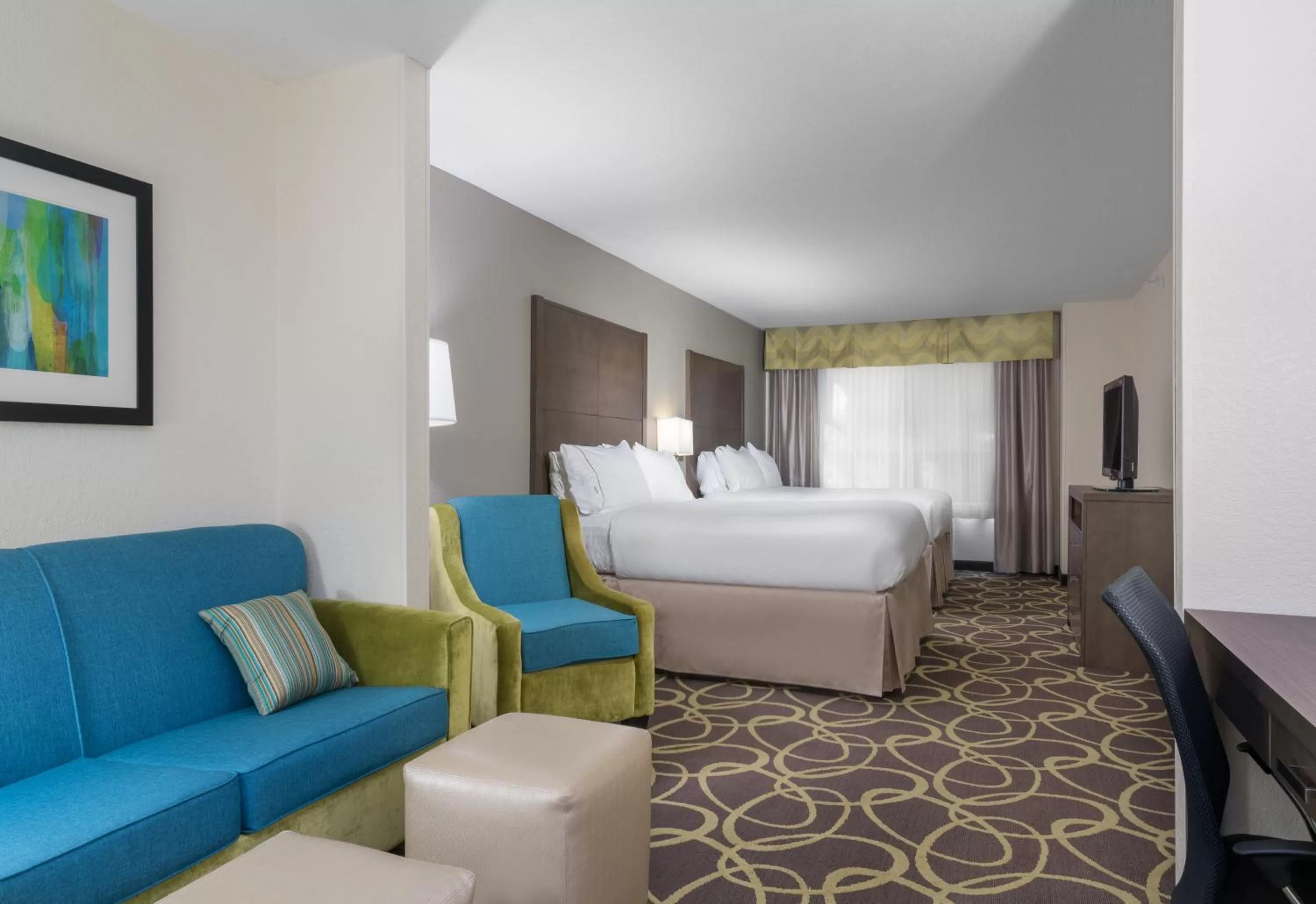 Photo of the whole room, Bed in Holiday Inn Express Hotel & Suites Ames by IHG