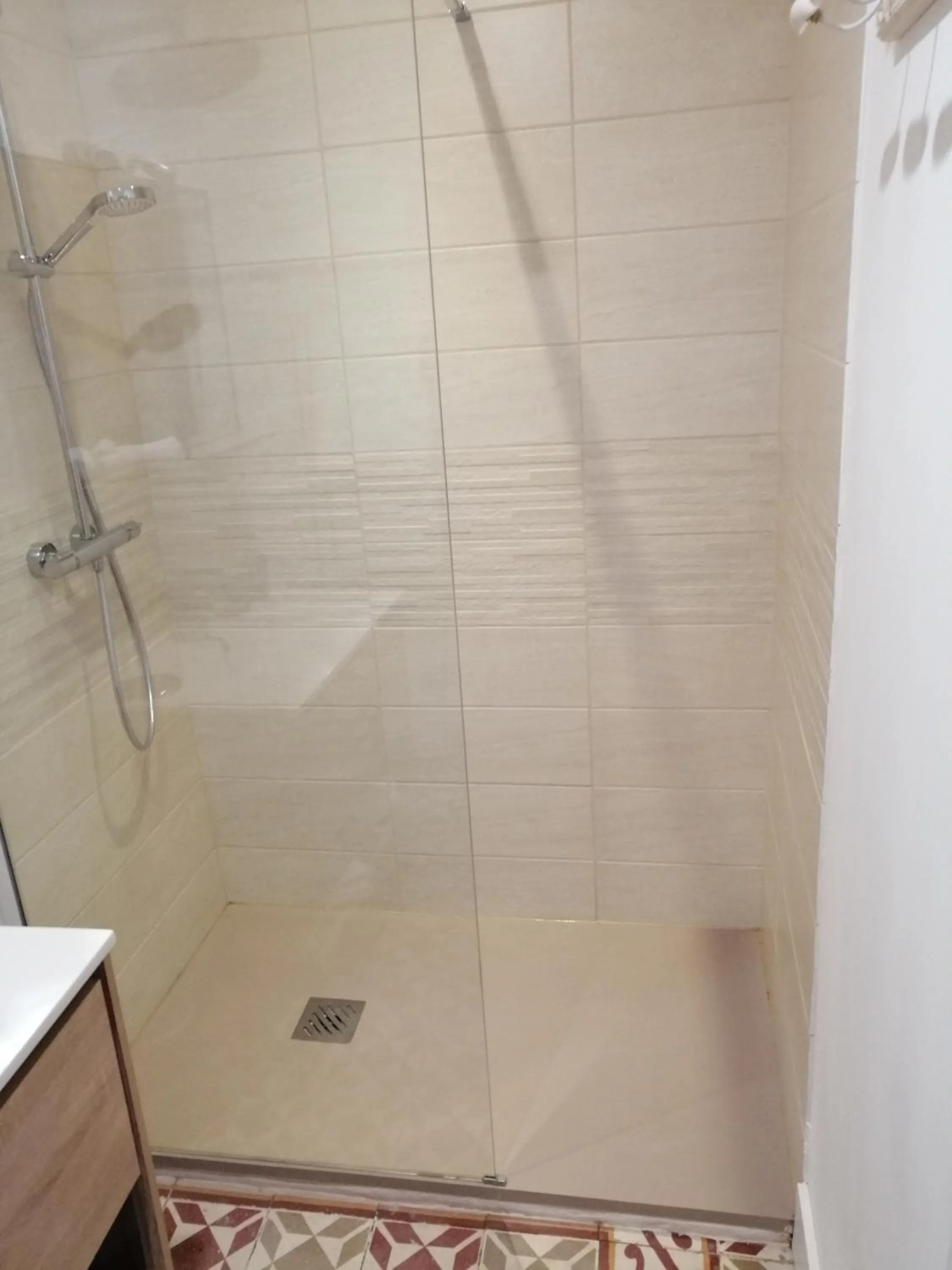 Bathroom in La Maison Grivolas Appartements et Maison d'hôtes