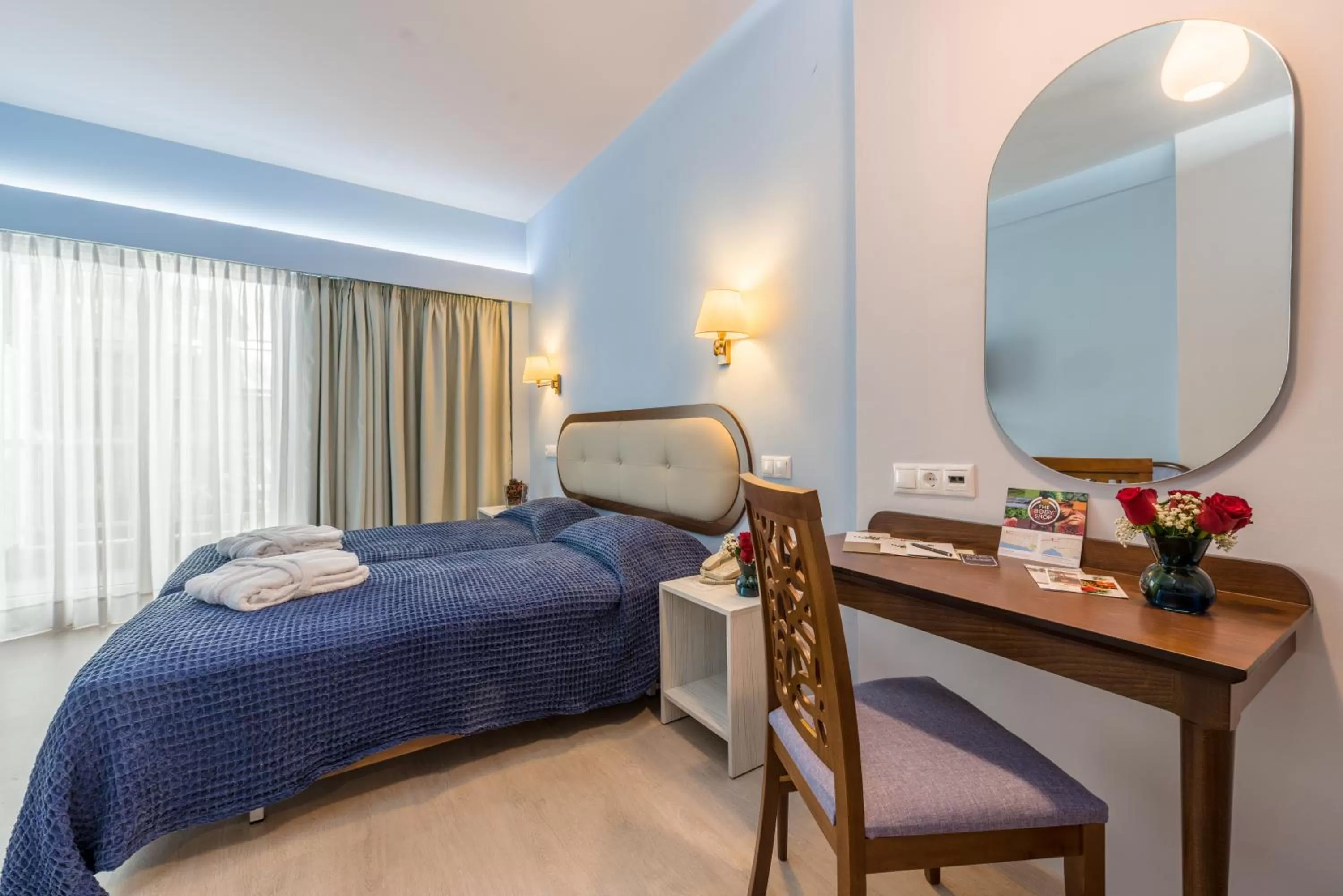 Photo of the whole room, Bed in Queen Olga Hotel