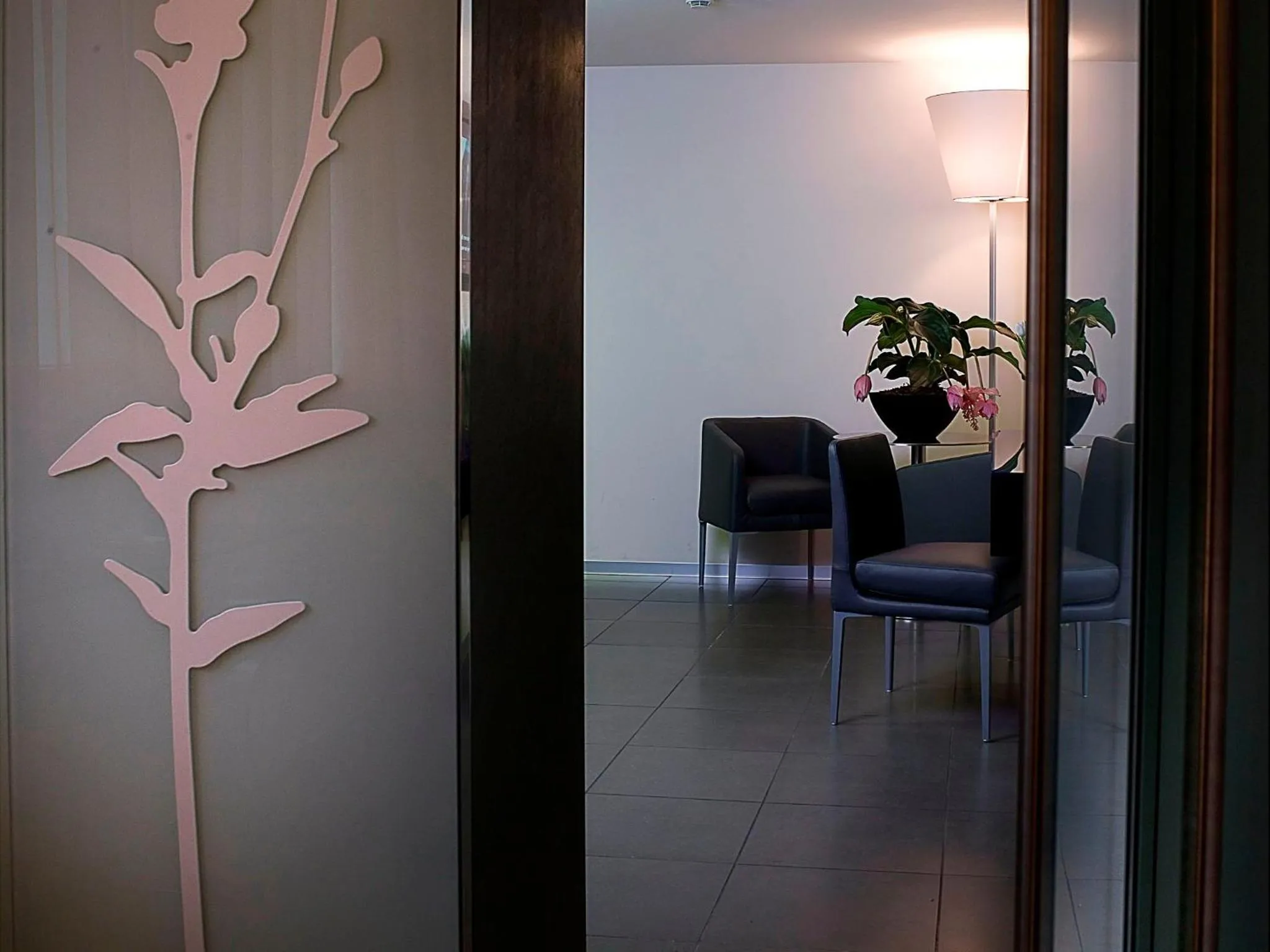 Seating area in Suite Valadier