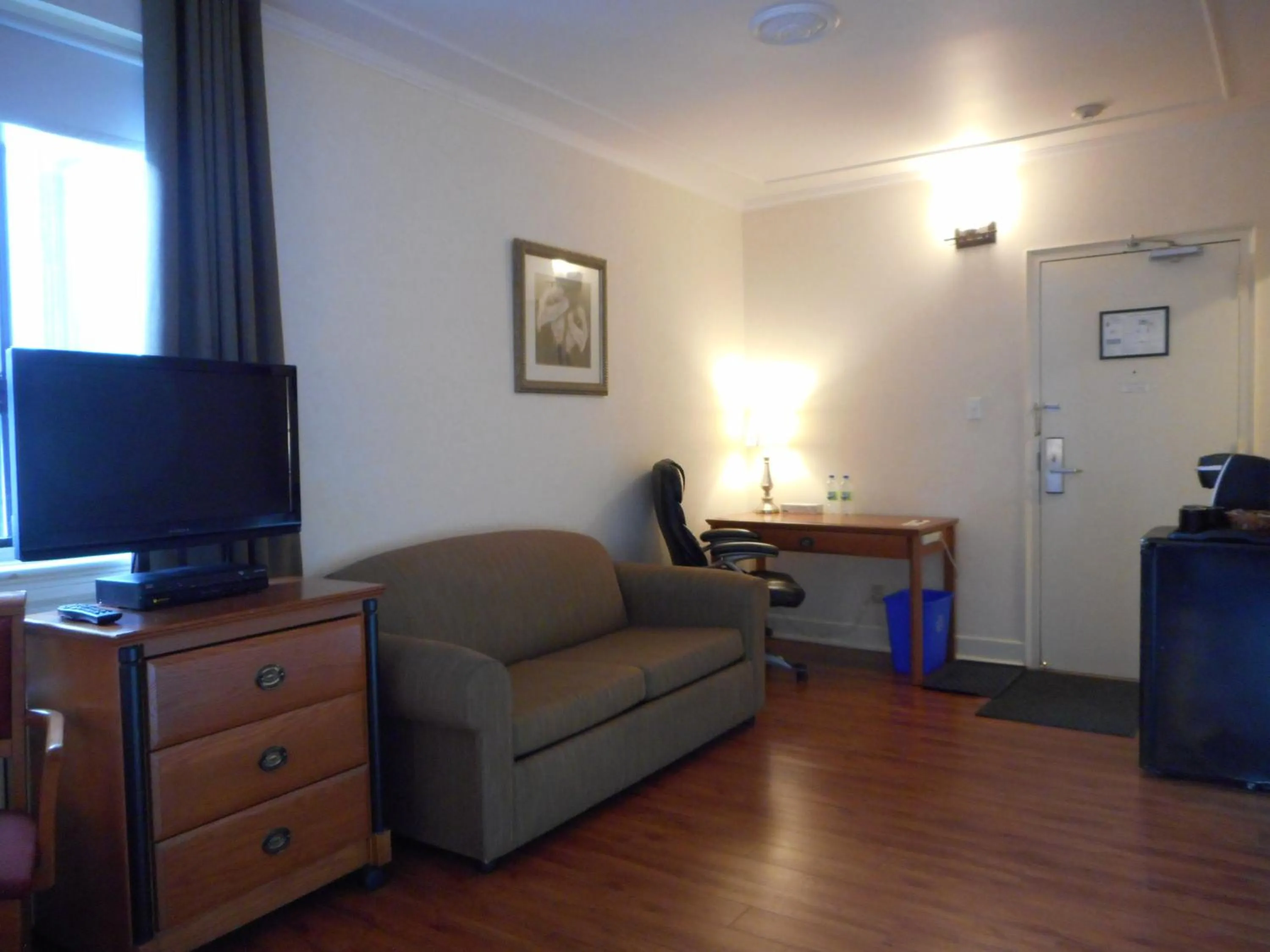 TV and multimedia in Hotel St-Denis