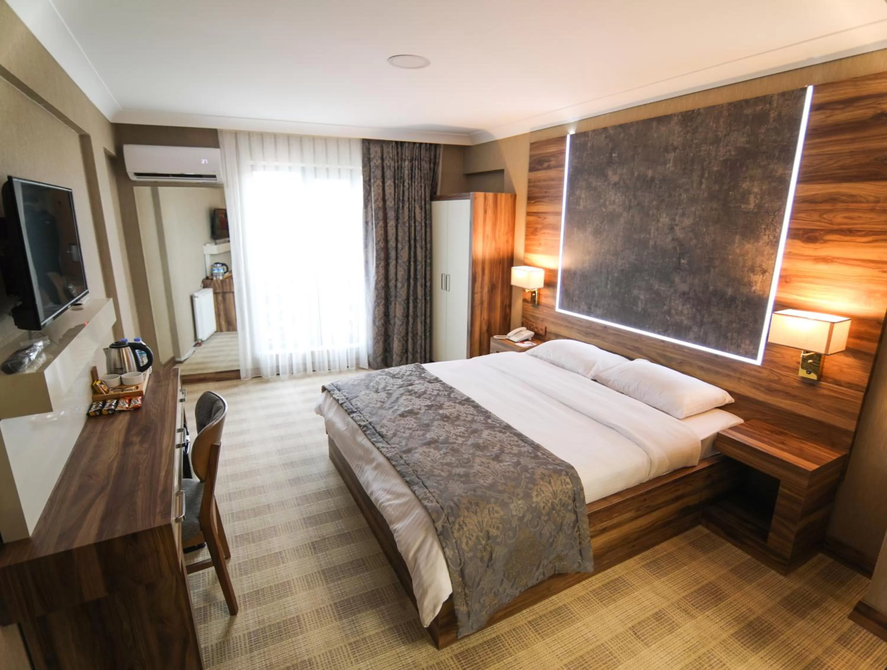 Photo of the whole room in Marbes HOTEL