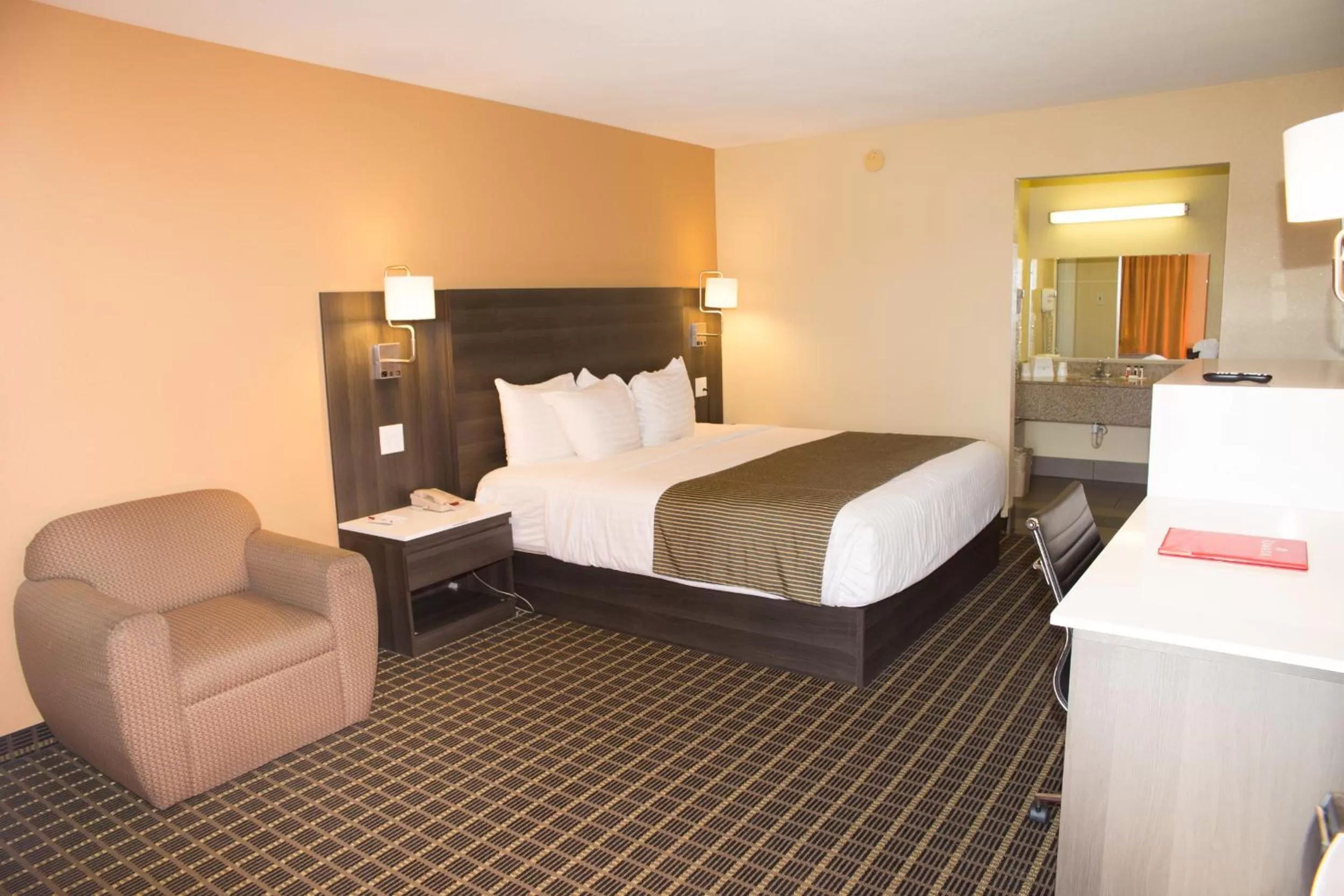 Bedroom, Bed in Ramada by Wyndham Flagstaff East
