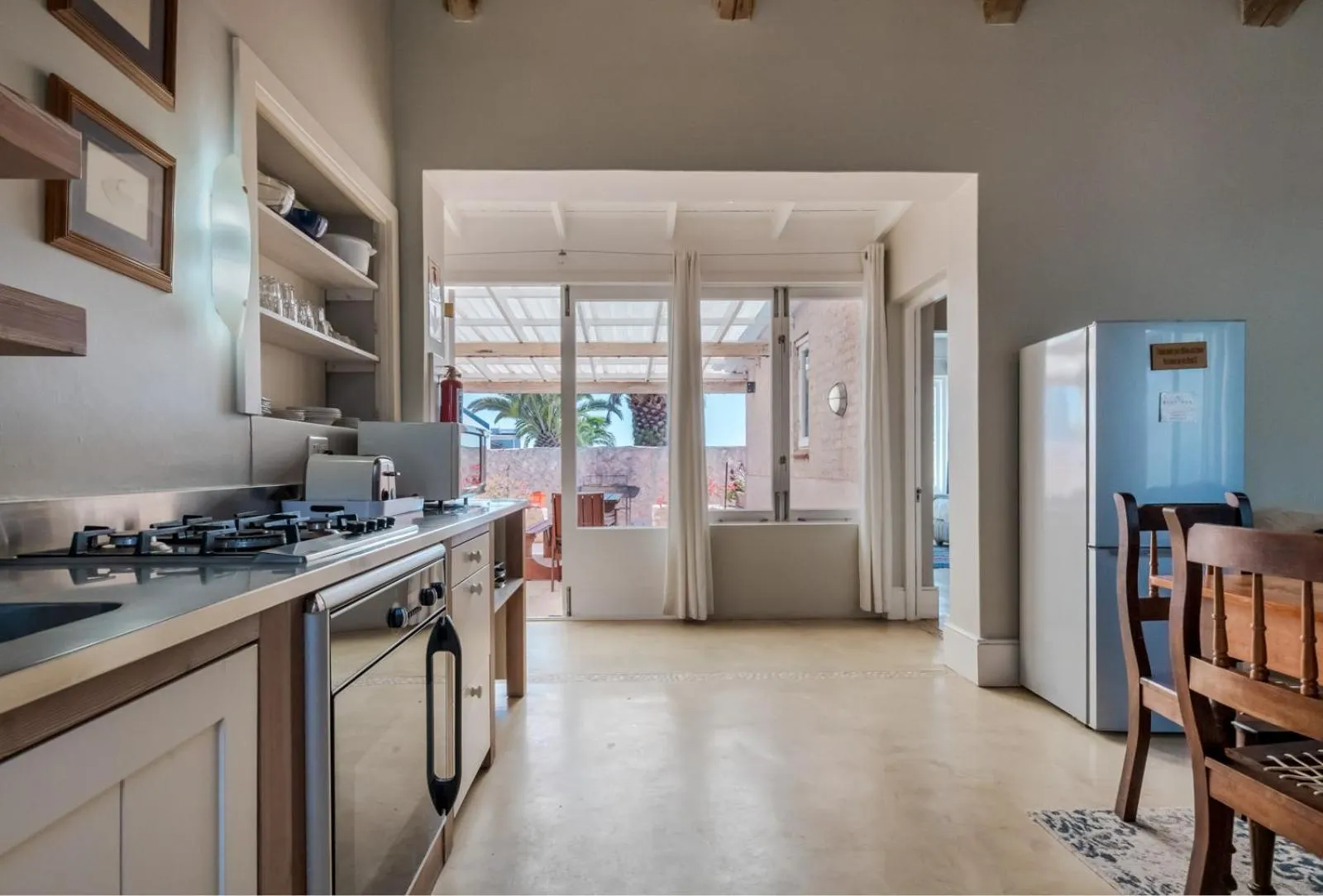 Kitchen or kitchenette in Blue Bay Lodge