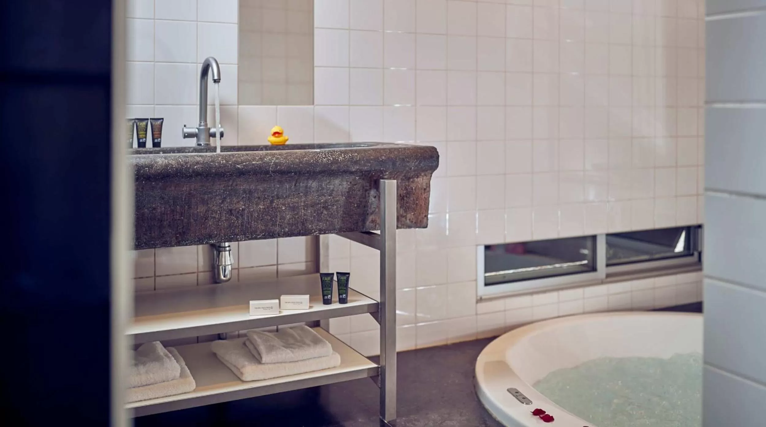 Bathroom in Landgoed Groot Warnsborn