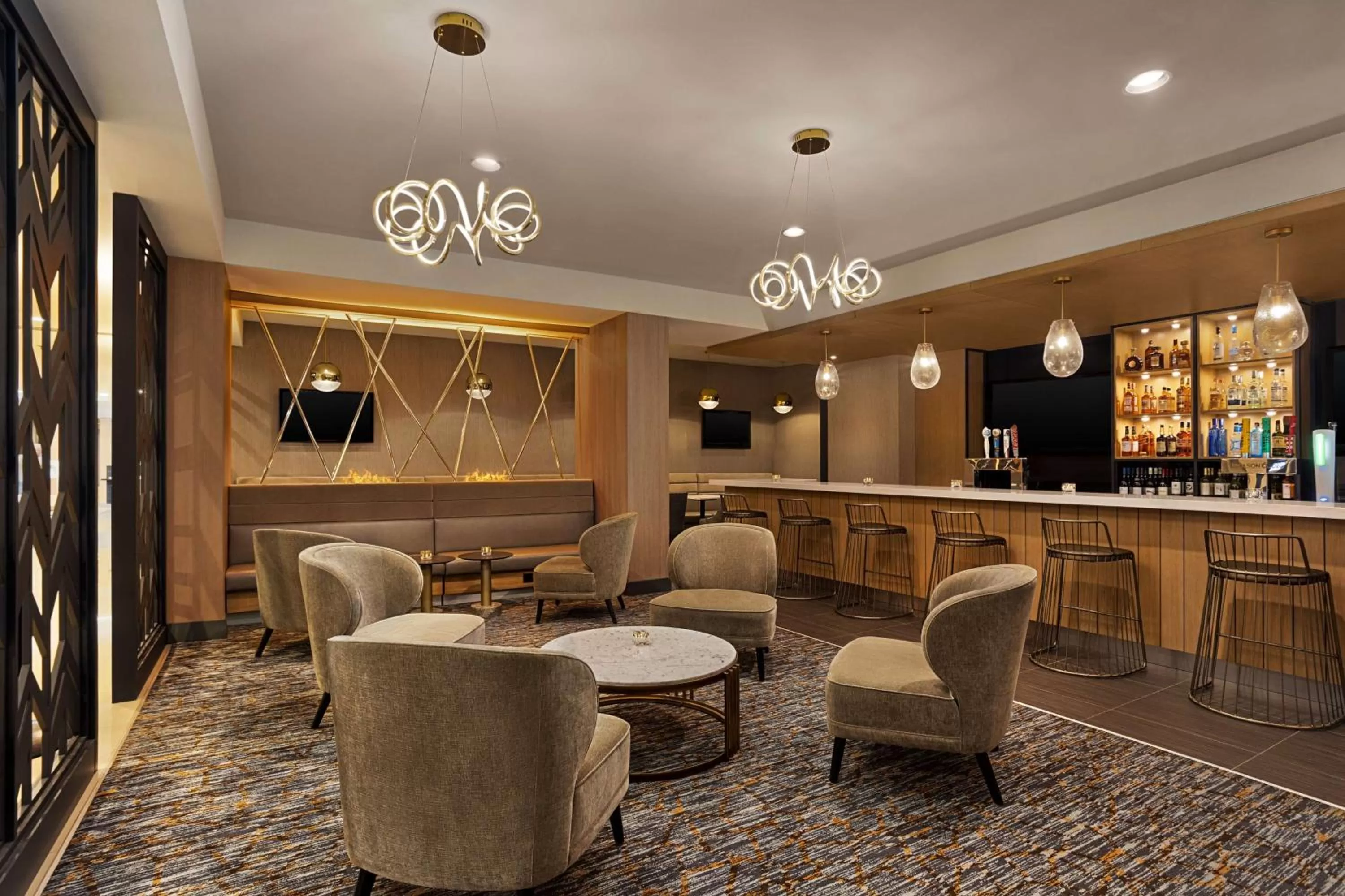 Lounge or bar in Doubletree By Hilton Pointe Claire Montreal Airport West