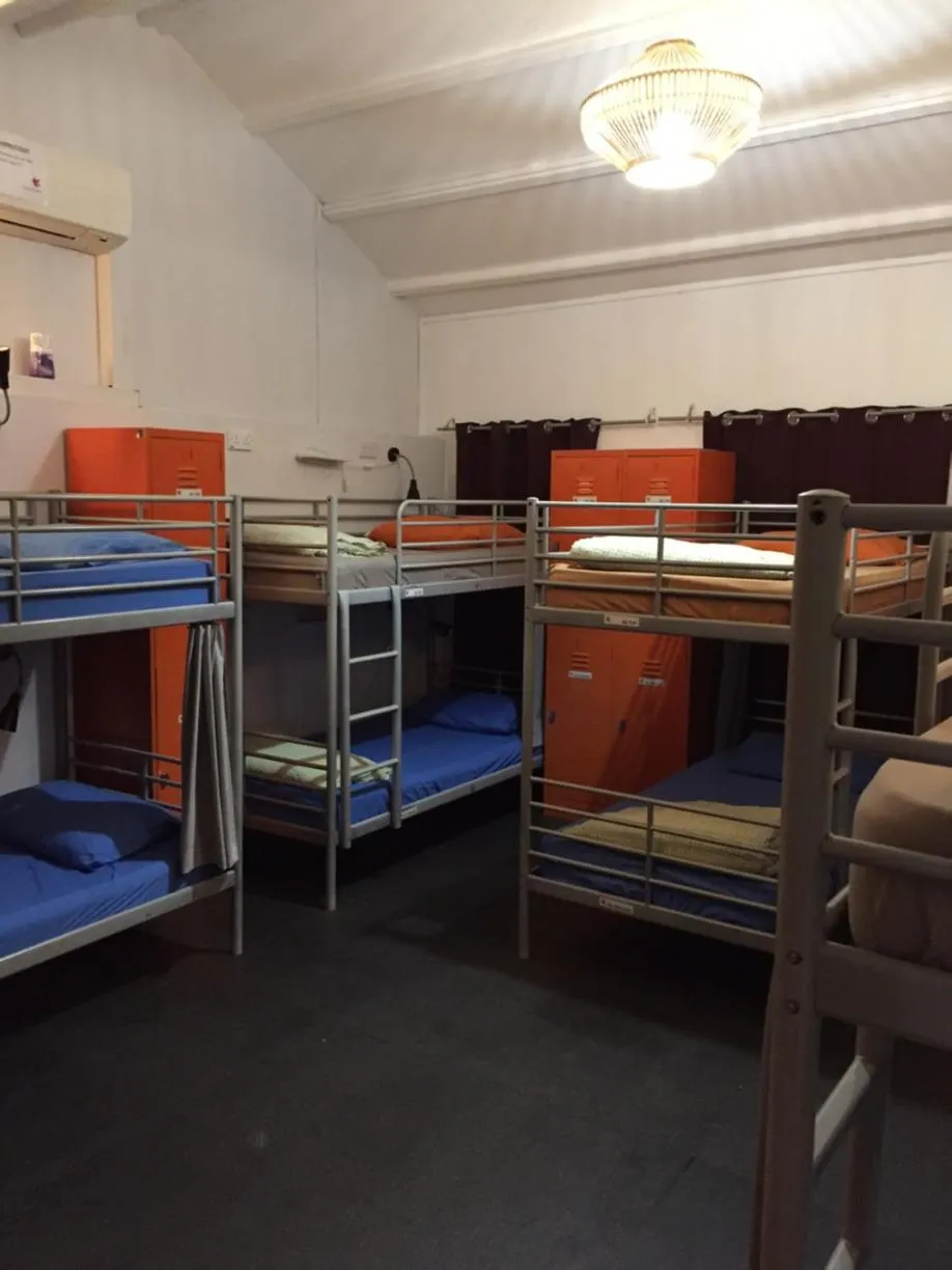 bunk bed, Bed in Royal Lodge @ Pagoda Street