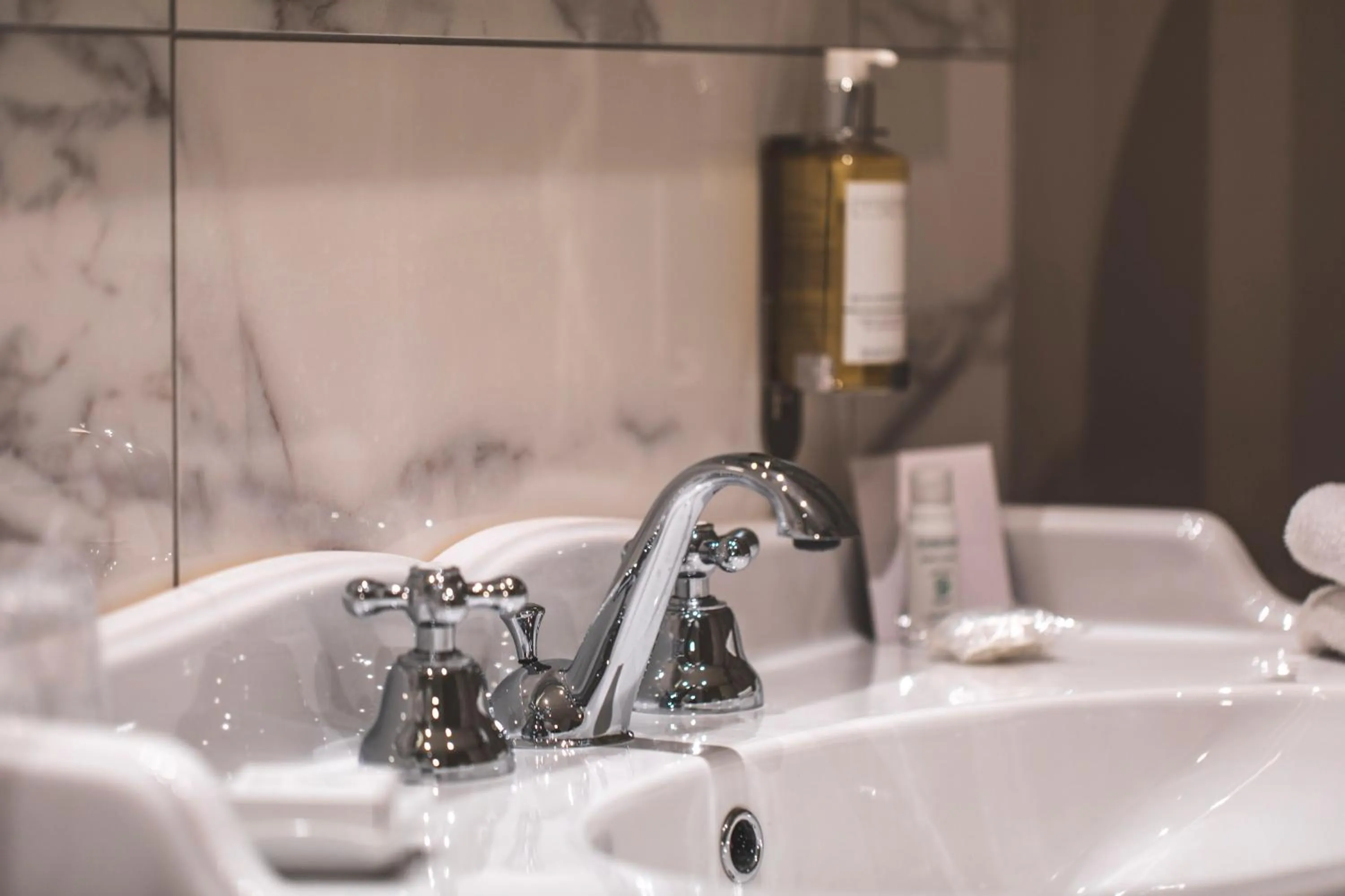 Bathroom in Grand Hotel Bellevue - Grand Place