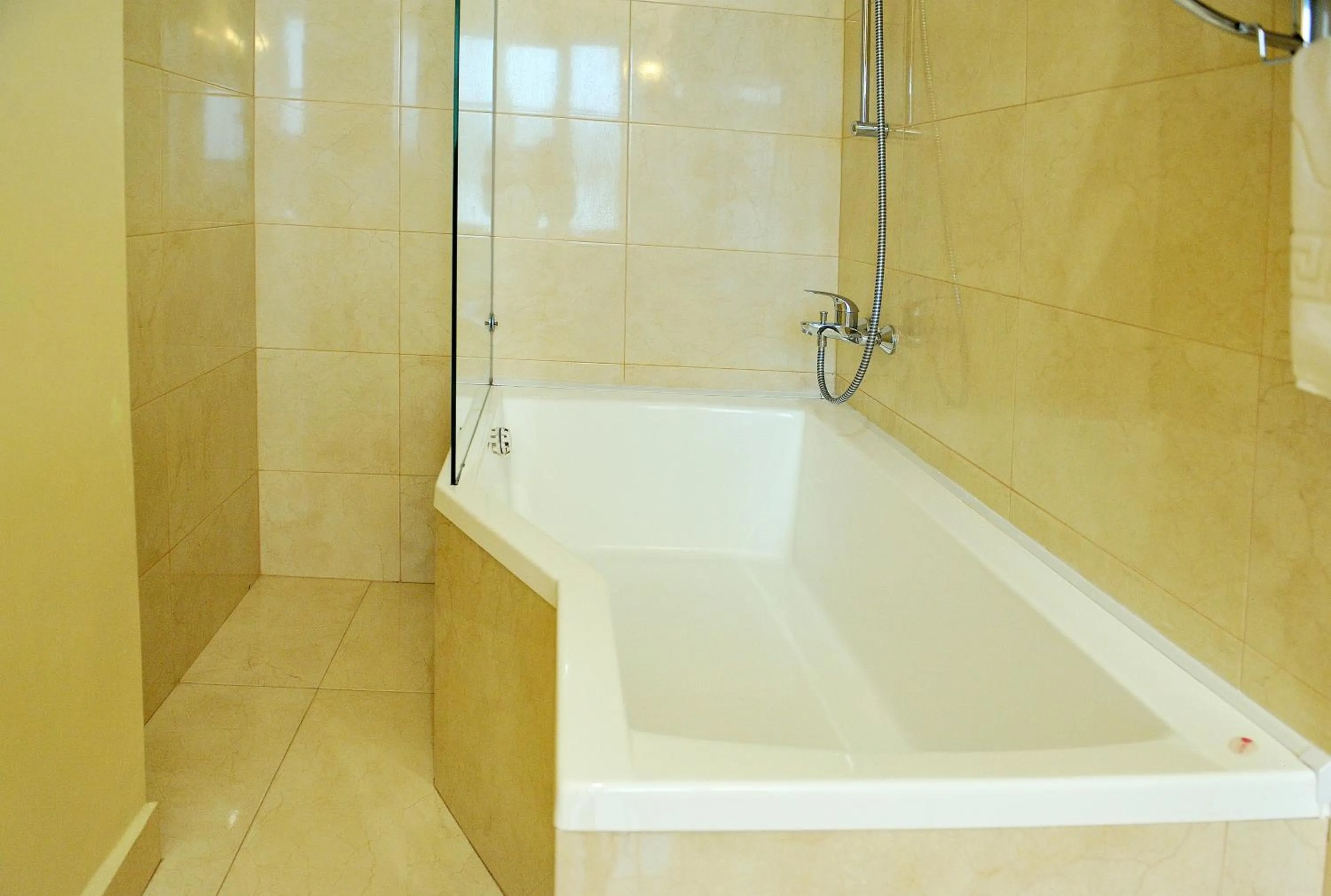 Bath in Safrano Palace