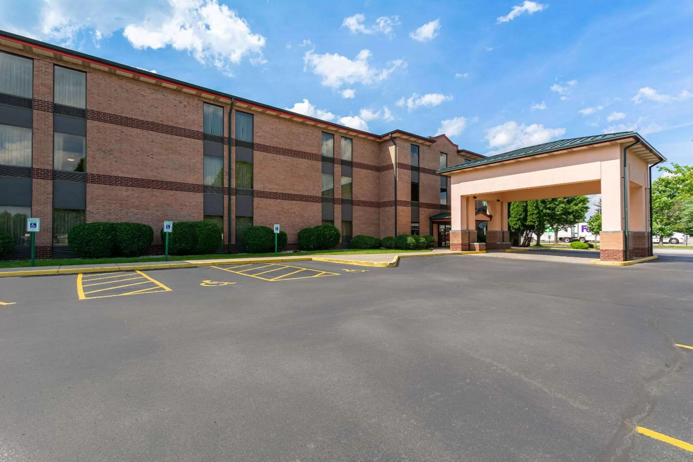Property building in Quality Inn & Suites Sellersburg - Louisville Area
