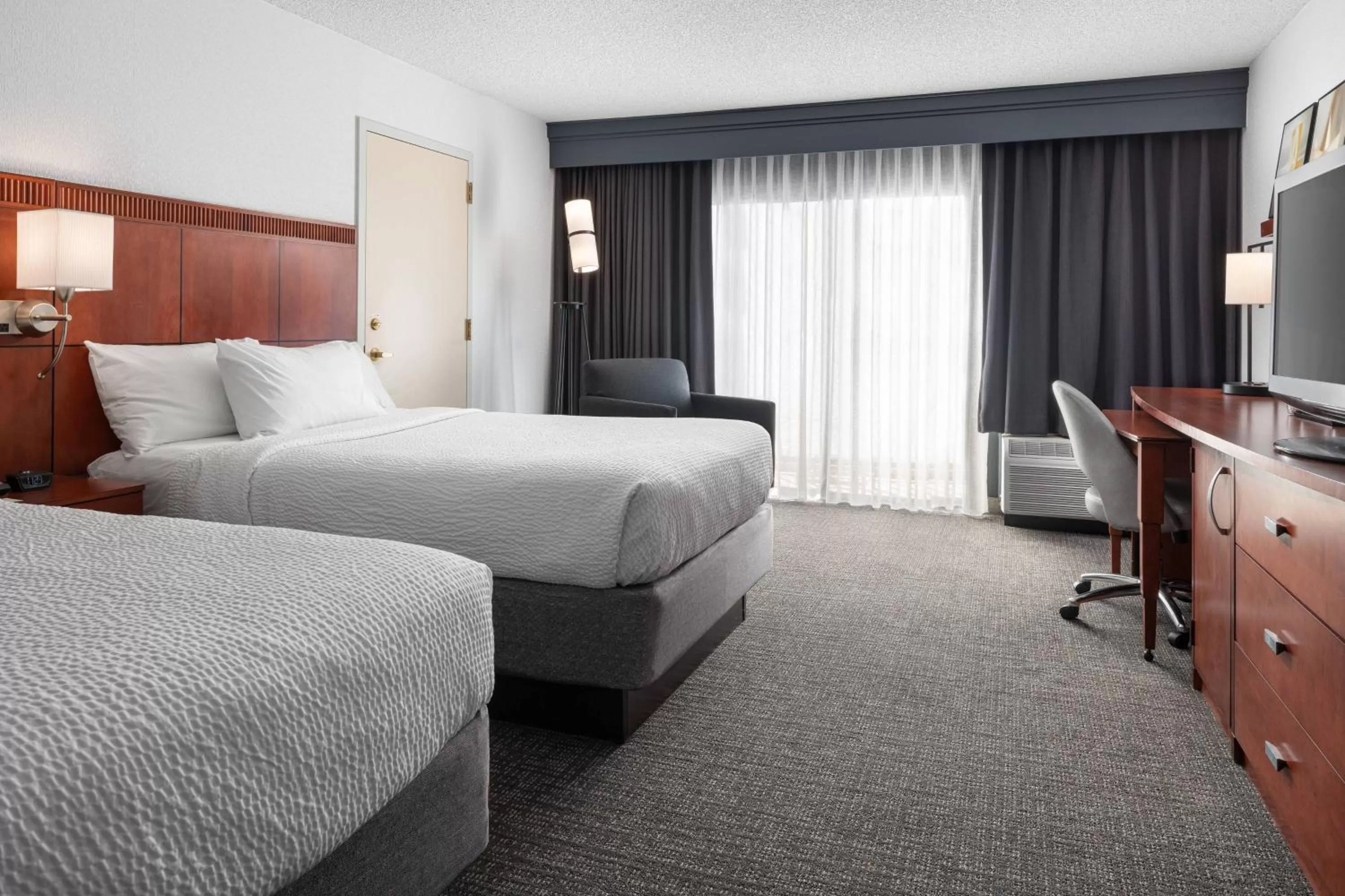 Guest room, 2 Double in Courtyard by Marriott Pleasanton