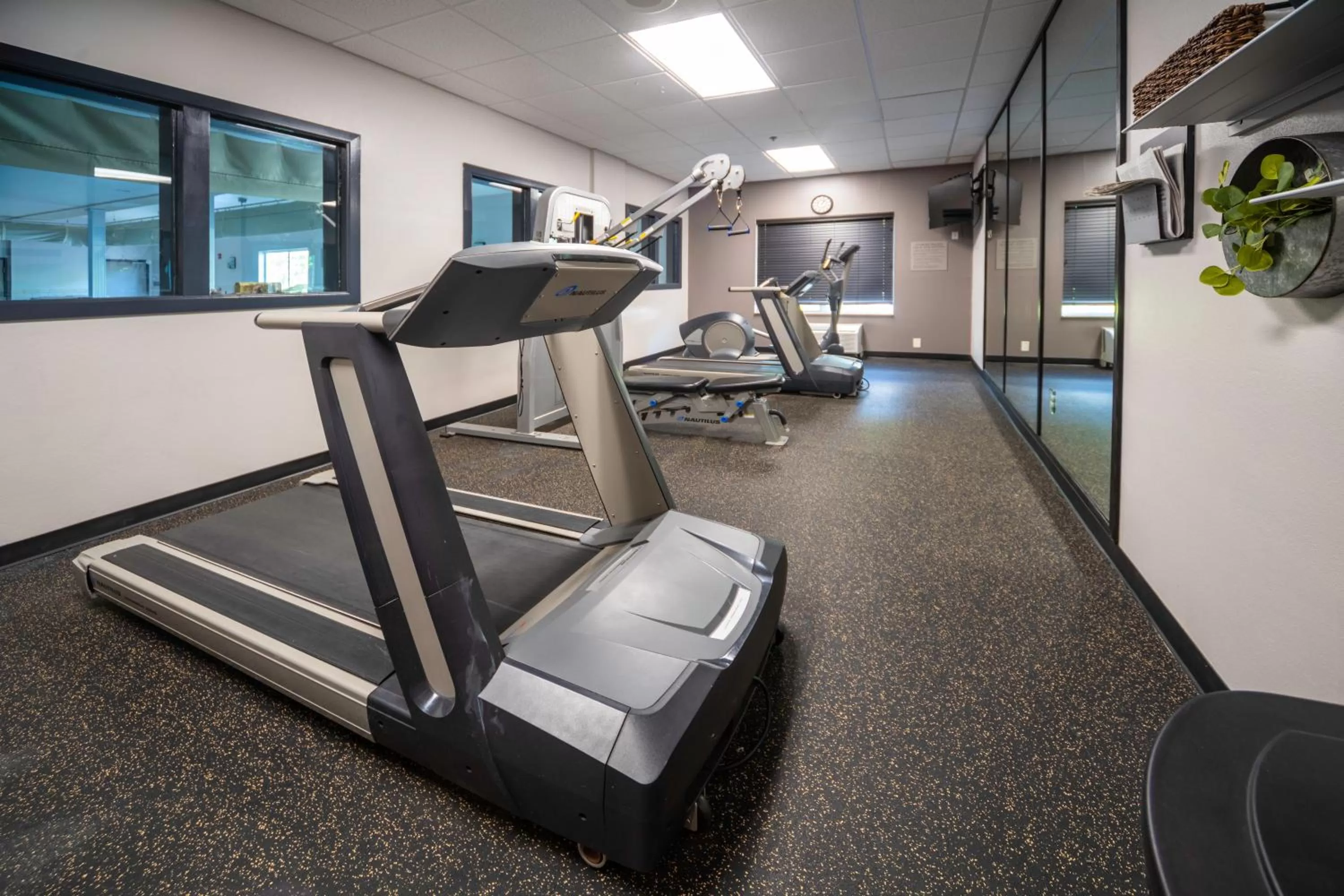 Fitness centre/facilities in Country Inn & Suites by Radisson, Rocky Mount, NC