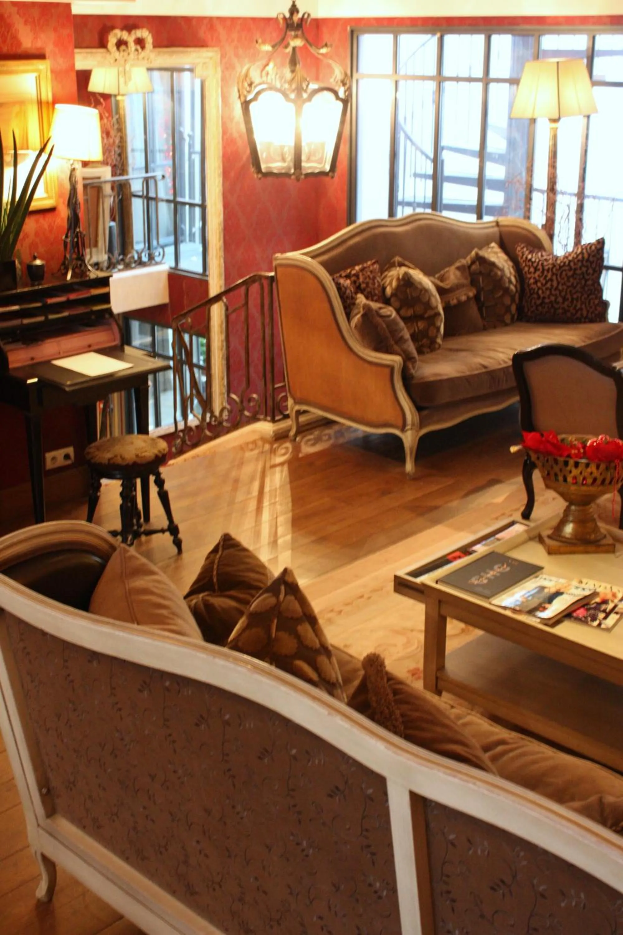 Lounge or bar in Hôtel du Romancier