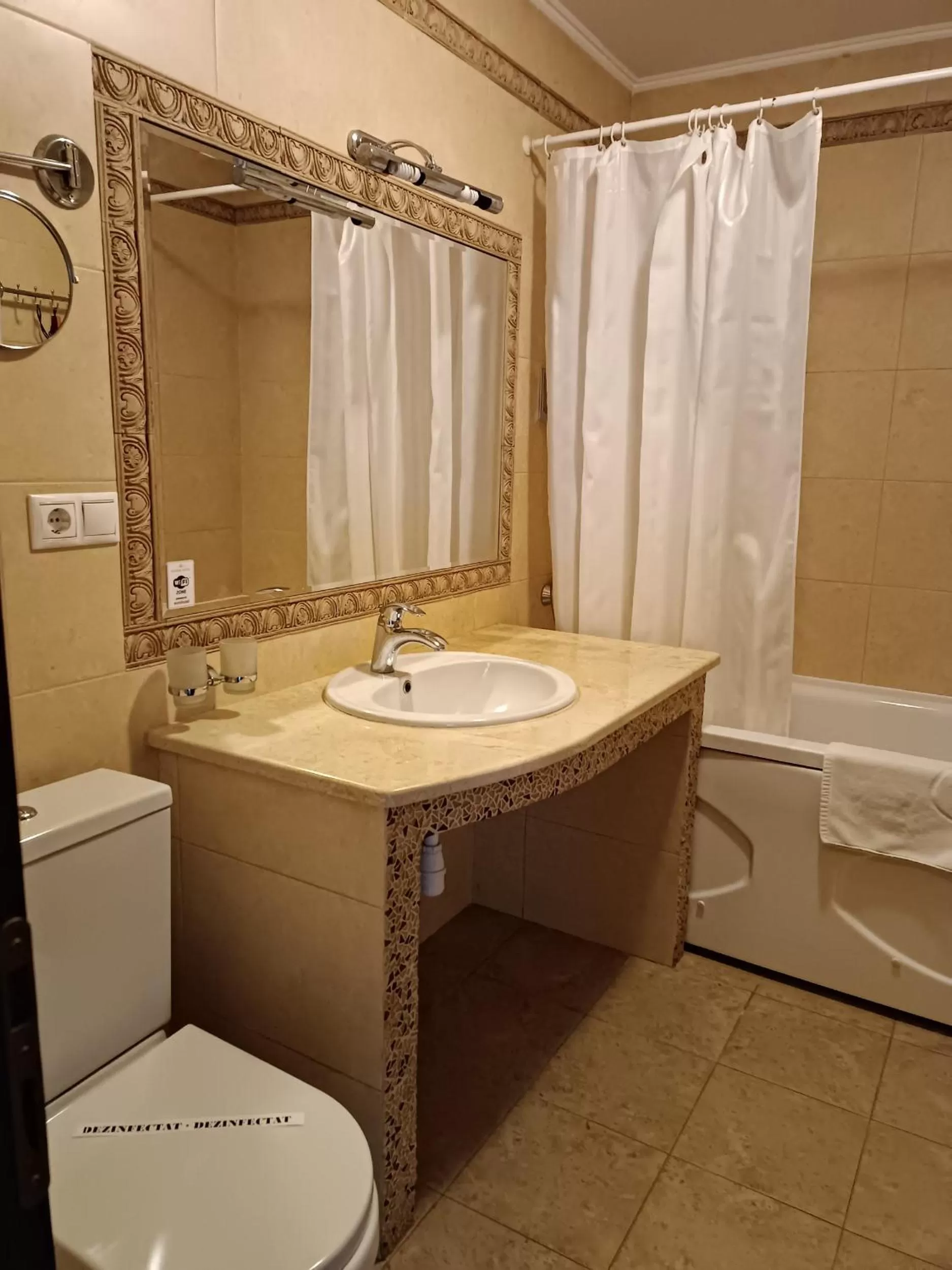 Toilet in Klassik Hotel