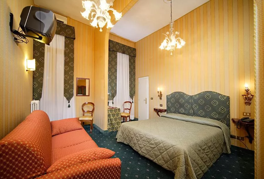 Photo of the whole room, Bed in Centauro Hotel