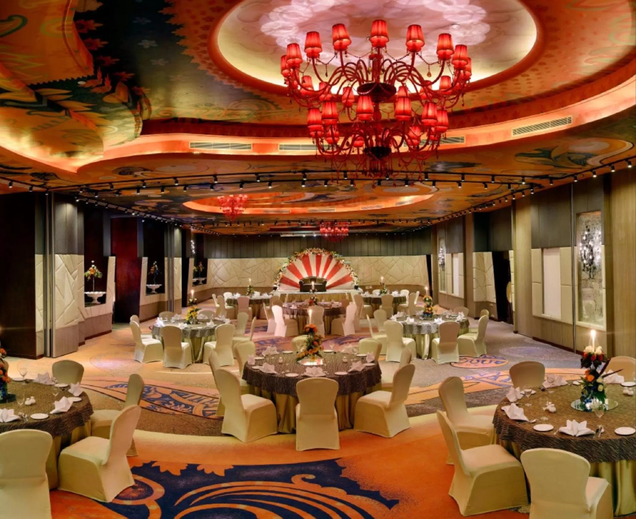 Restaurant/places to eat in Radisson Blu Hotel MBD Ludhiana