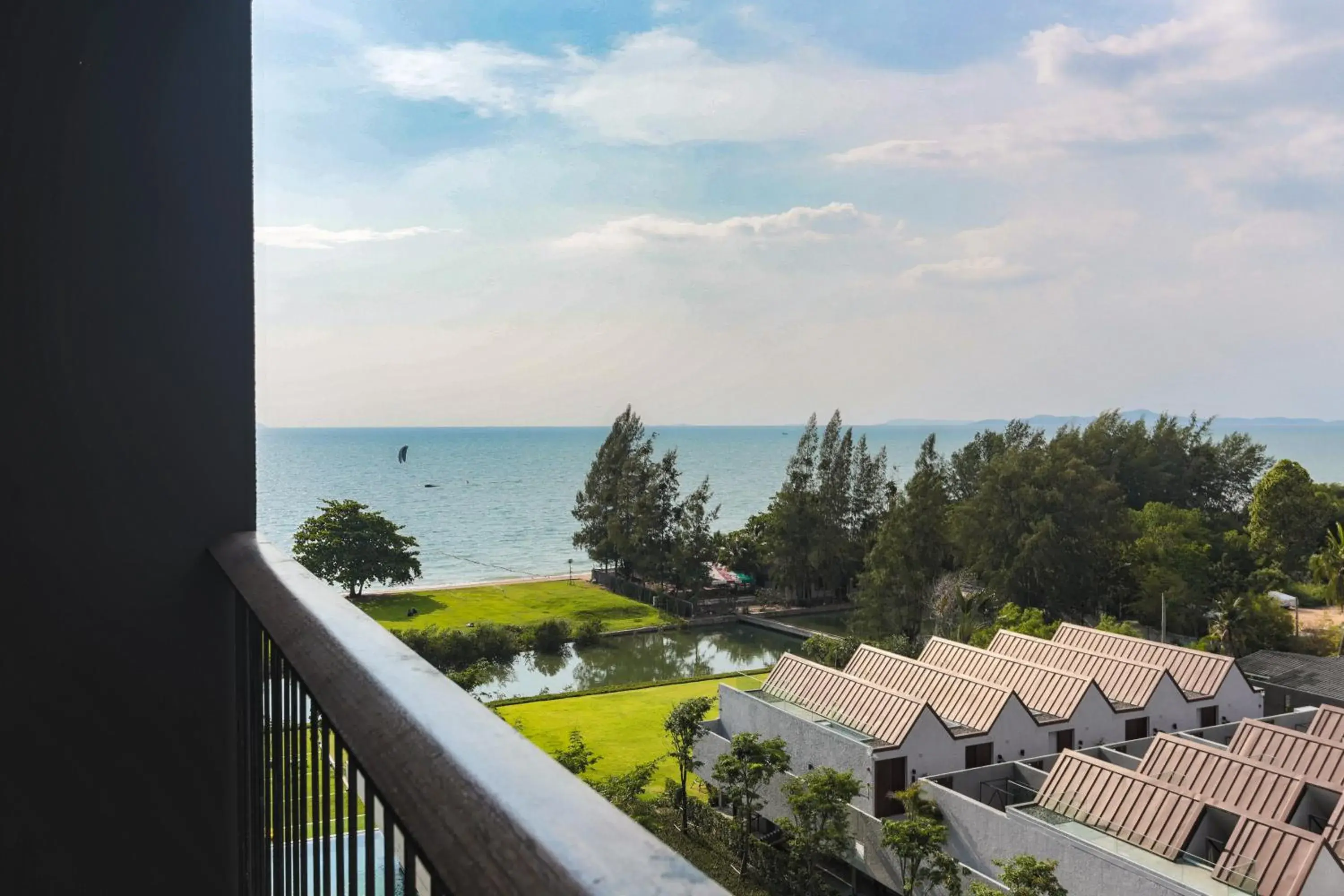 Sea View Grand Deluxe Twin room in Ana Anan Resort & Villas Pattaya Sea View Grand Deluxe Twin room in Ana Anan Resort & Villas Pattaya