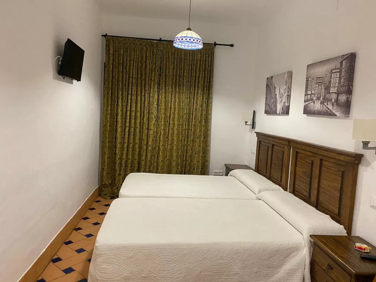 Double or Twin Room - single occupancy in Apartamentos Turísticos - Hostal Los Alisos Double or Twin Room - single occupancy in Apartamentos Turísticos - Hostal Los Alisos