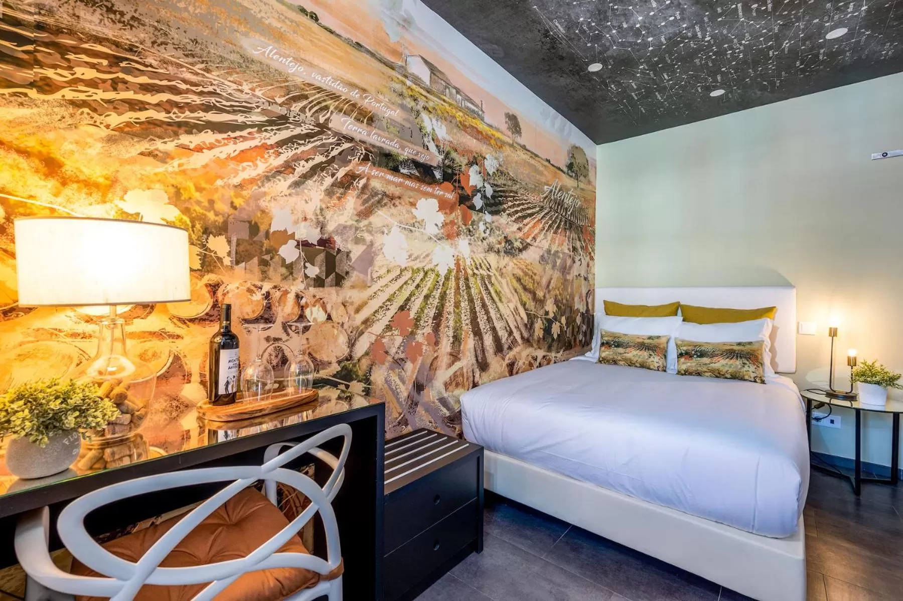 Bed in Lisbon Wine House - Rooms & Suites