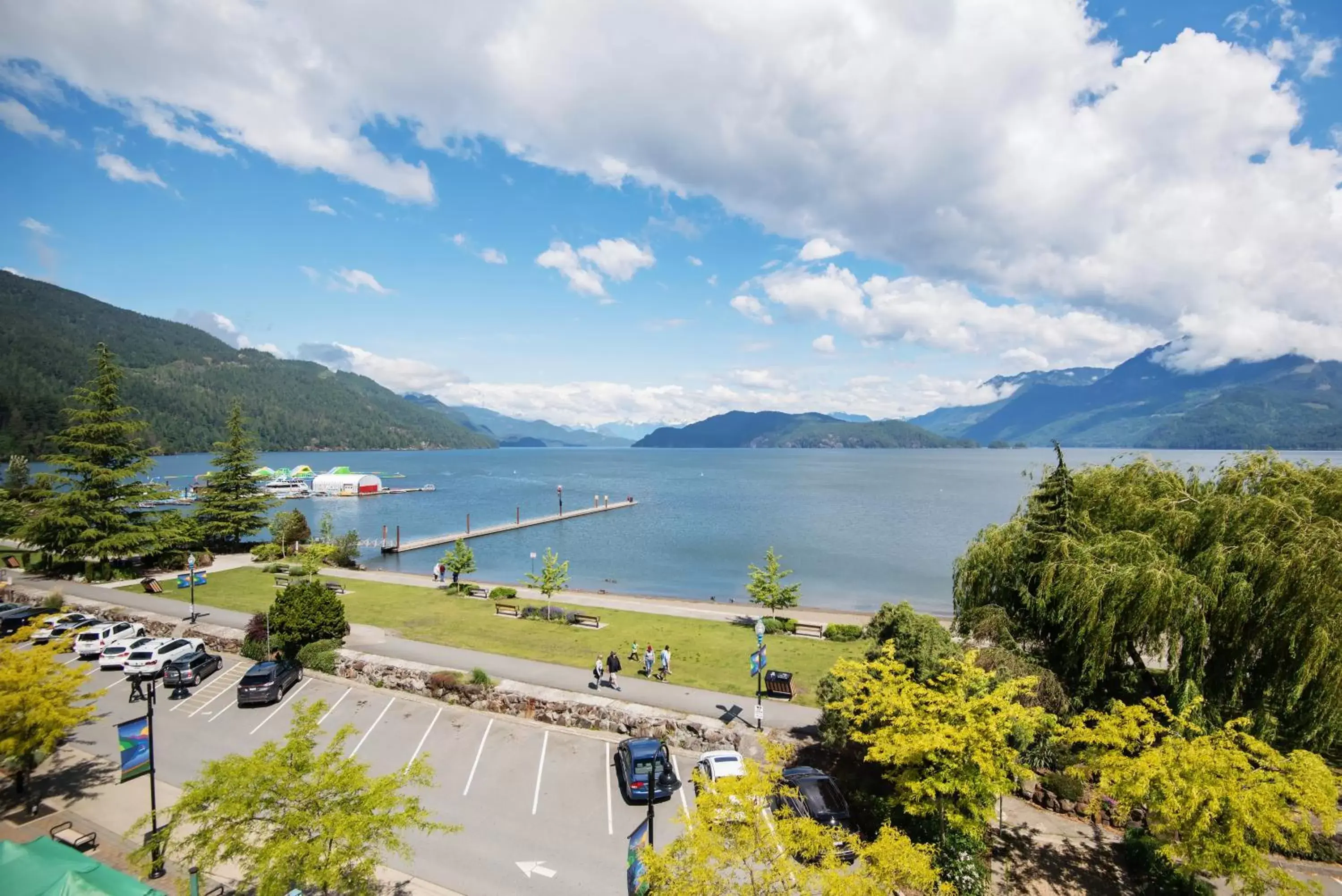 Junior Suite with Lake View in Harrison Beach Hotel Junior Suite with Lake View in Harrison Beach Hotel