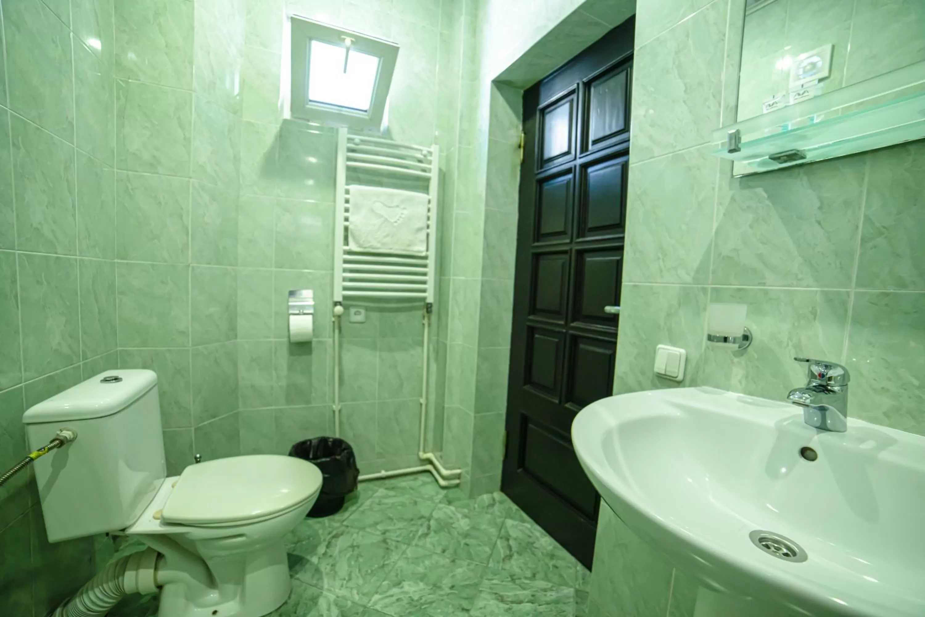 Toilet, Bathroom in Midtown-Vera