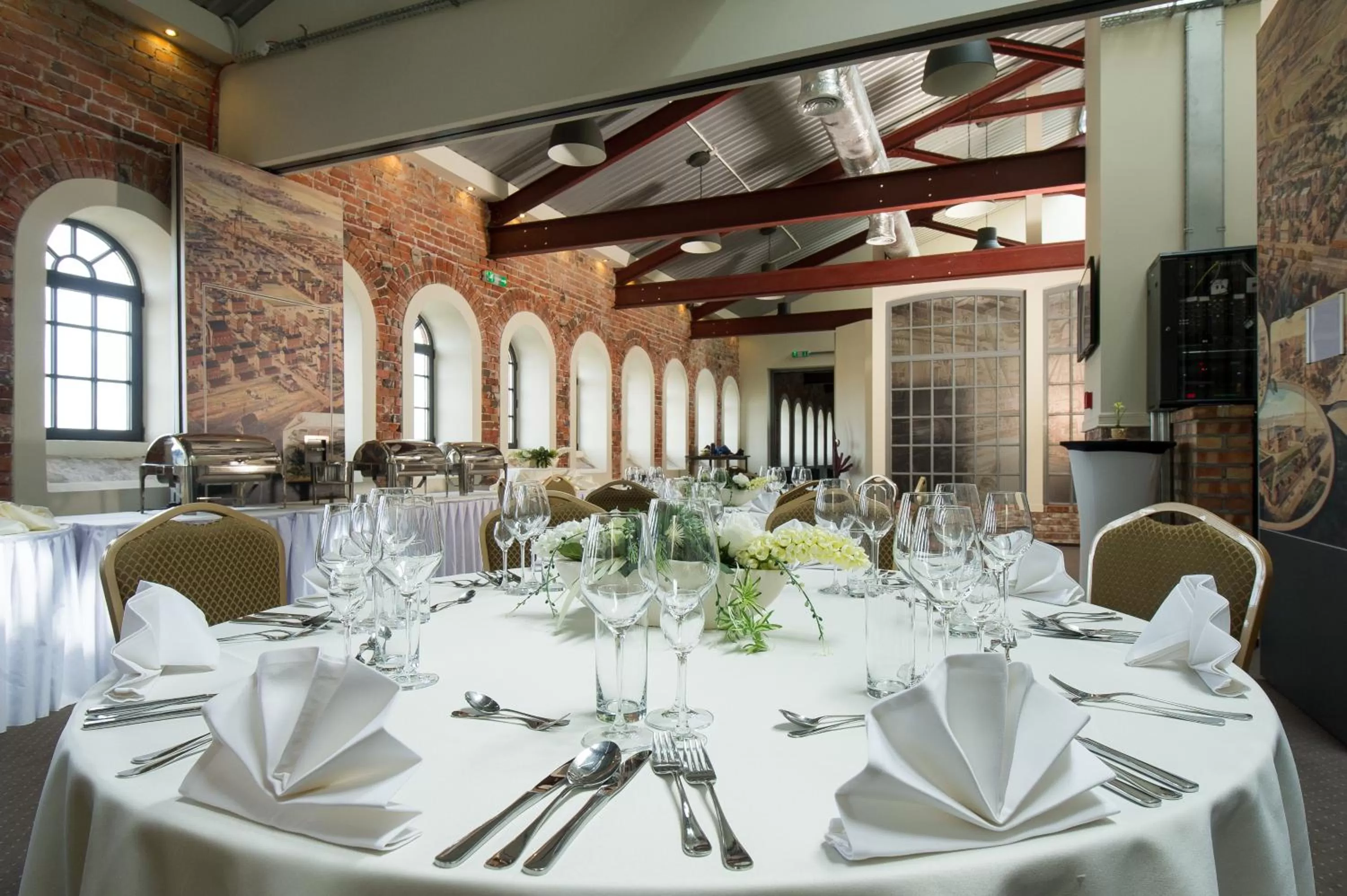 Restaurant/places to eat in Aparthotel Stara Przędzalnia