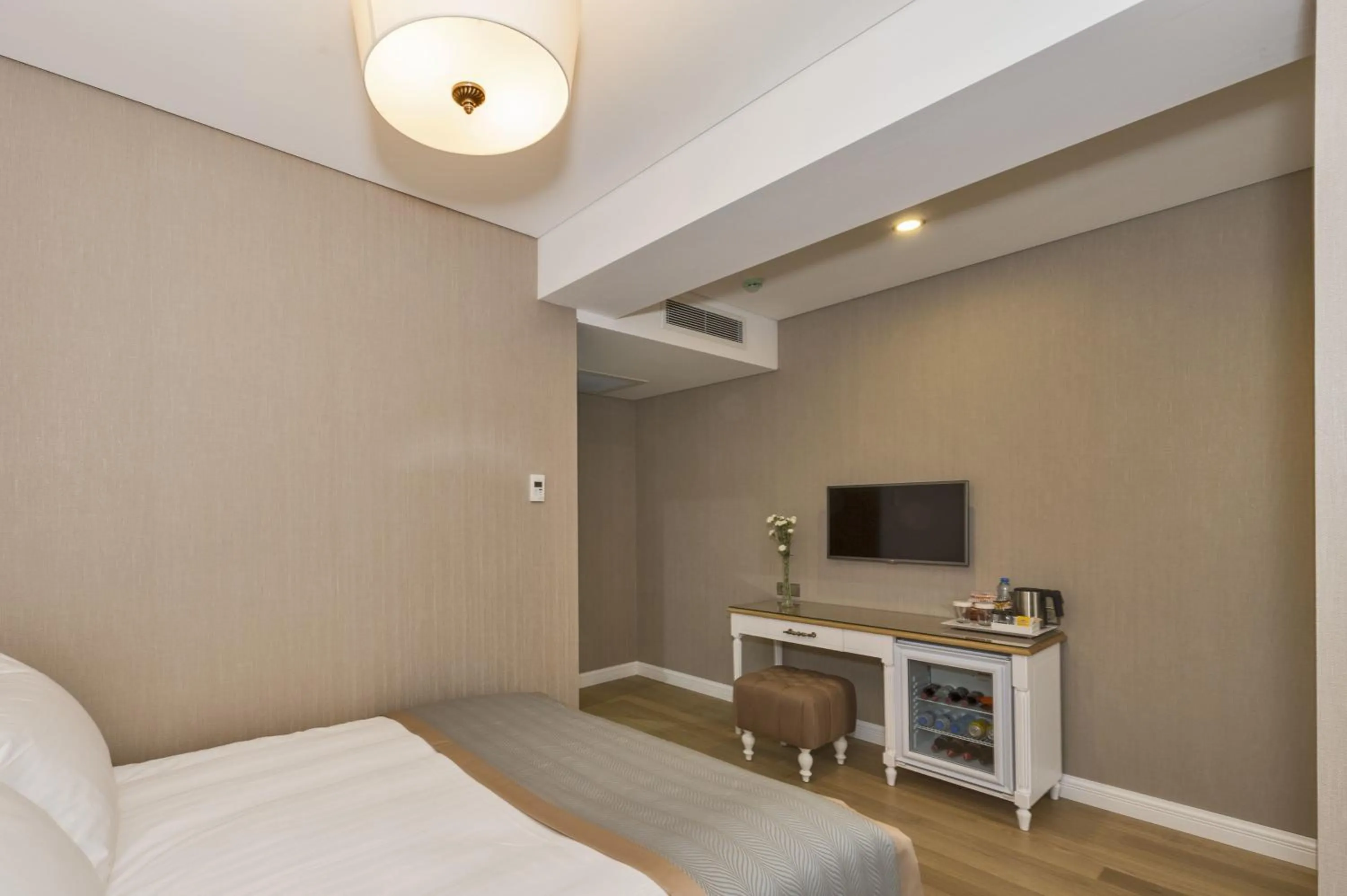 Decorative detail, Bed in Hanna Hotel