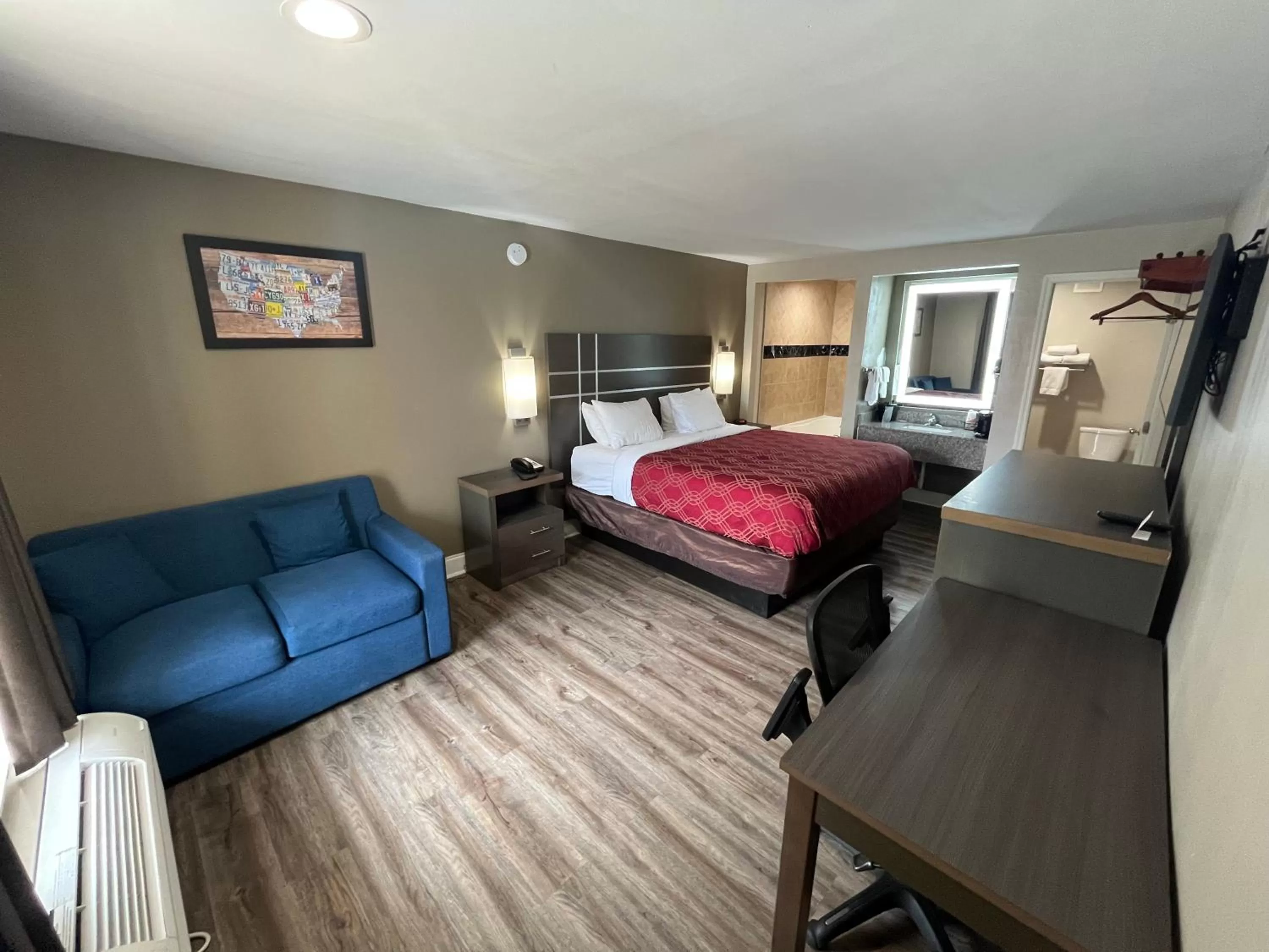 Bedroom, Bed in Econo Lodge Inn & Suites Murfreesboro Shopping District