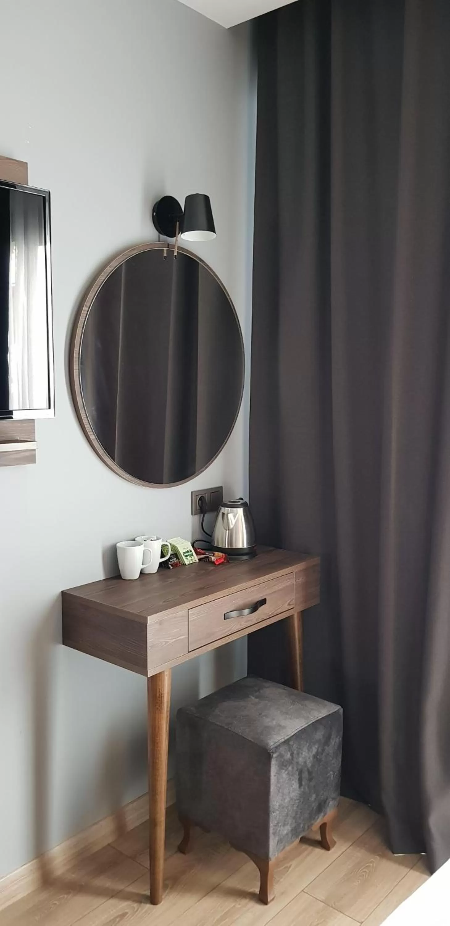 Communal lounge/ TV room in Basilissis Hotel