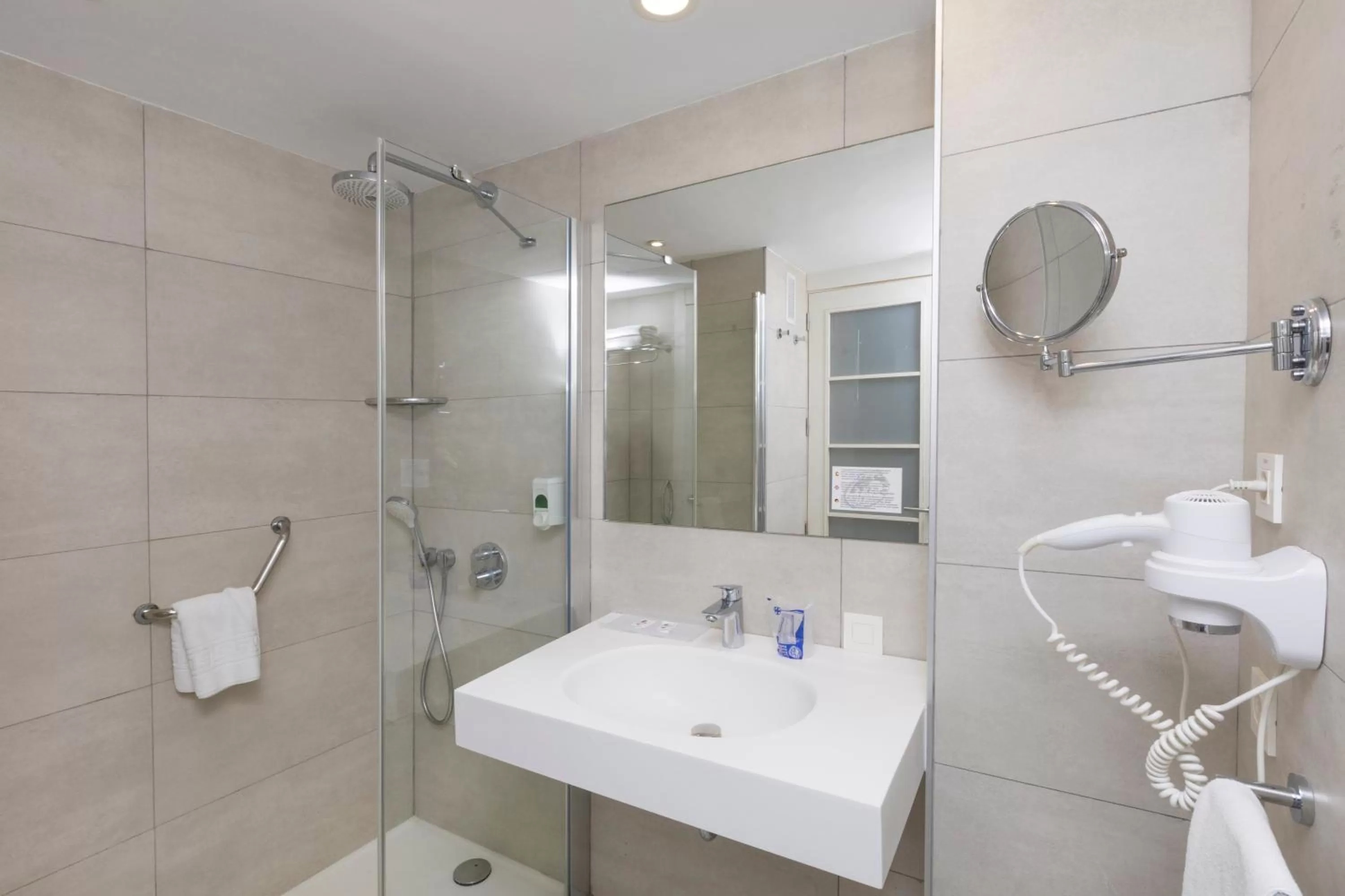 Bathroom in Hotel LIVVO Veril Playa