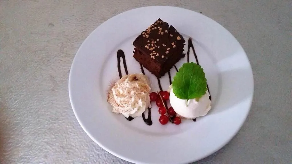 Restaurant/places to eat in Hotel Ambiente Walldorf