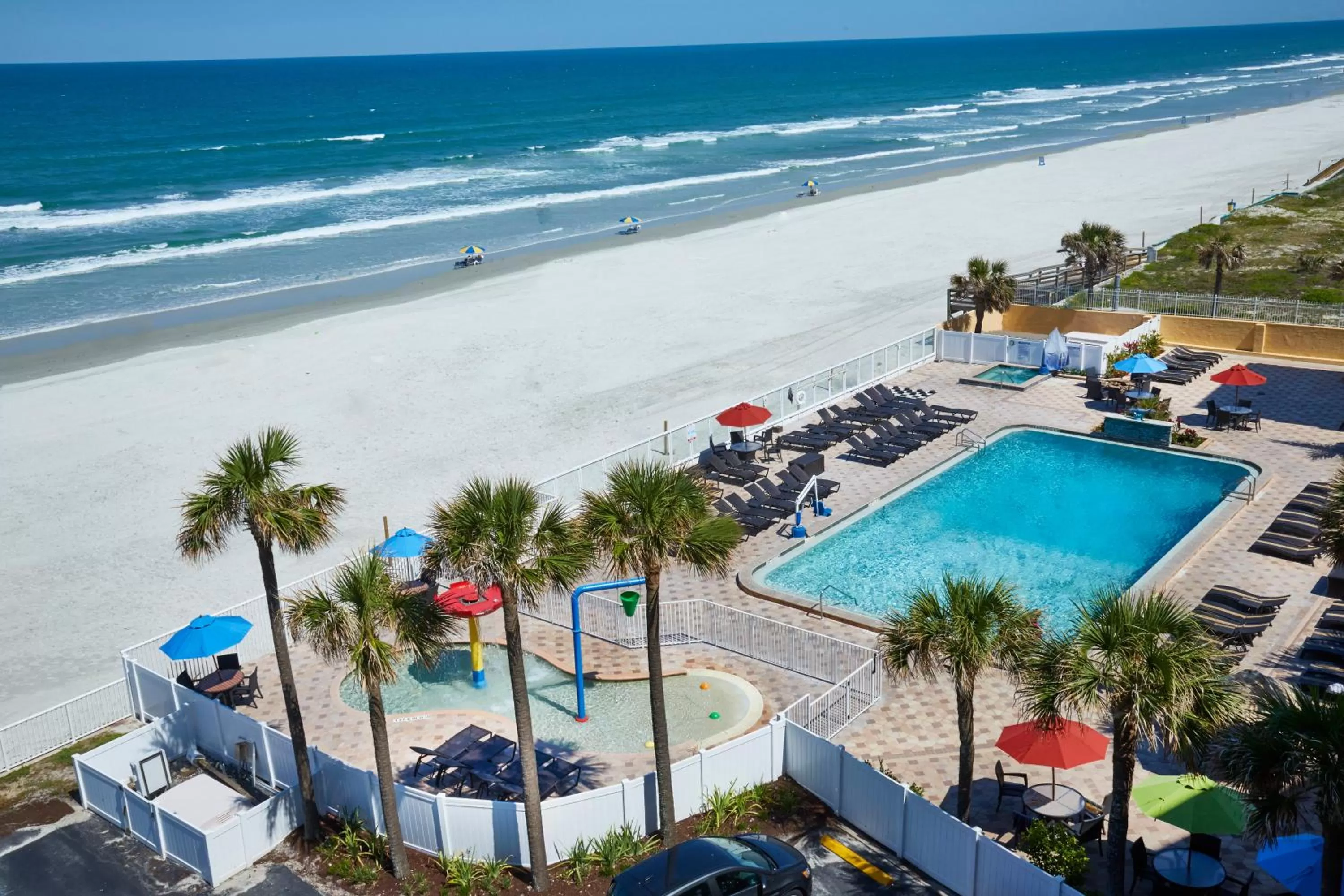 Swimming pool in Holiday Inn Resort Daytona Beach Oceanfront by IHG