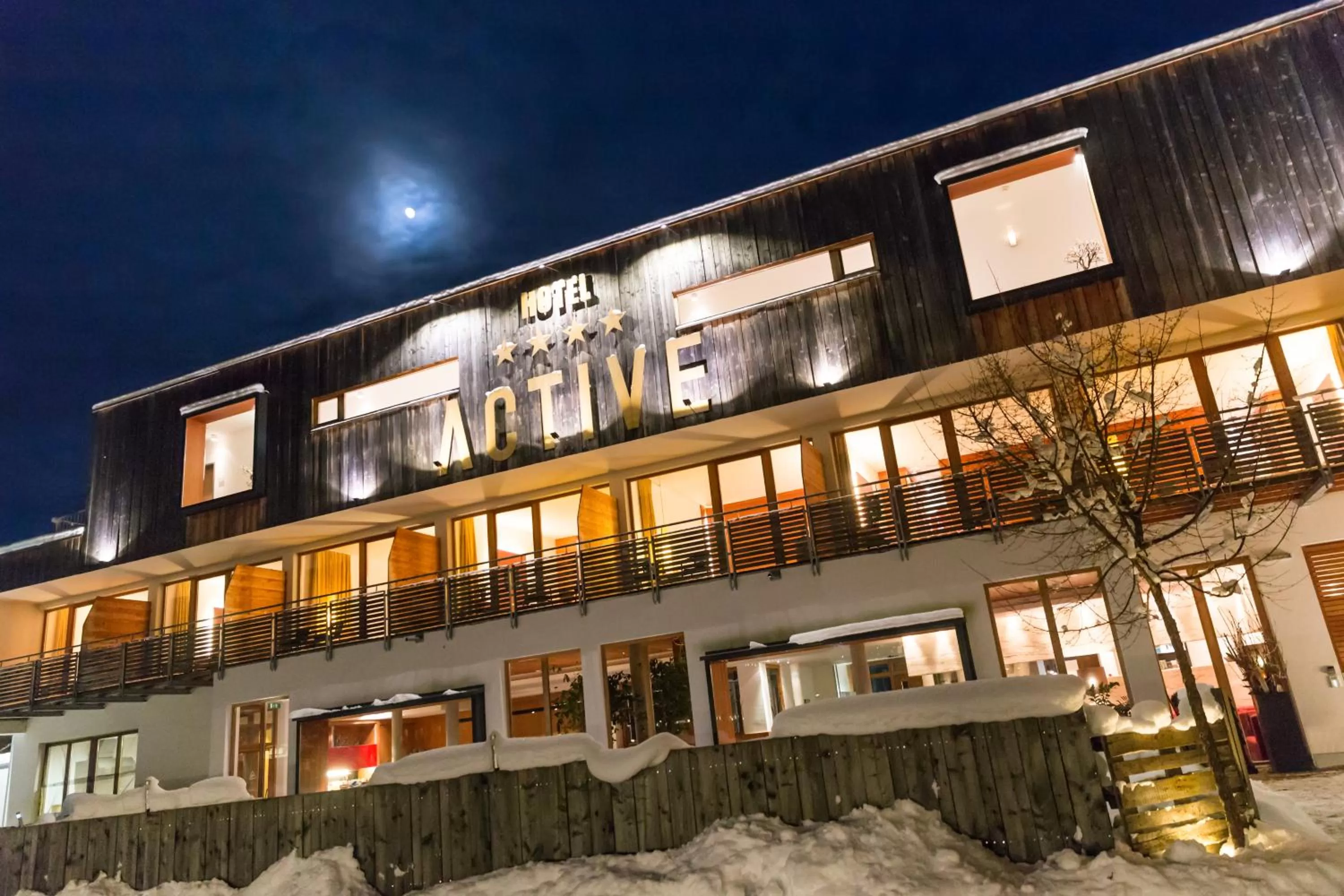 Facade/entrance in ACTIVE by Leitner's