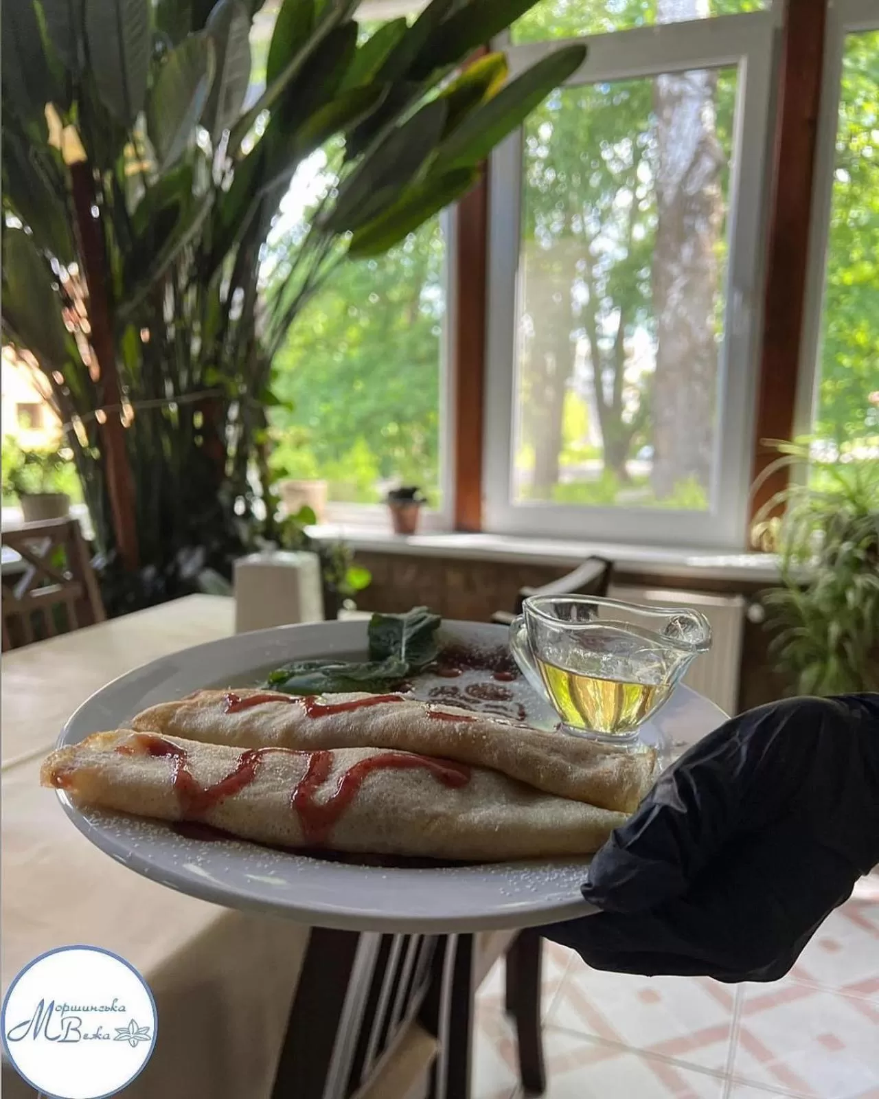Dining area in Morshynska Vezha Hotel