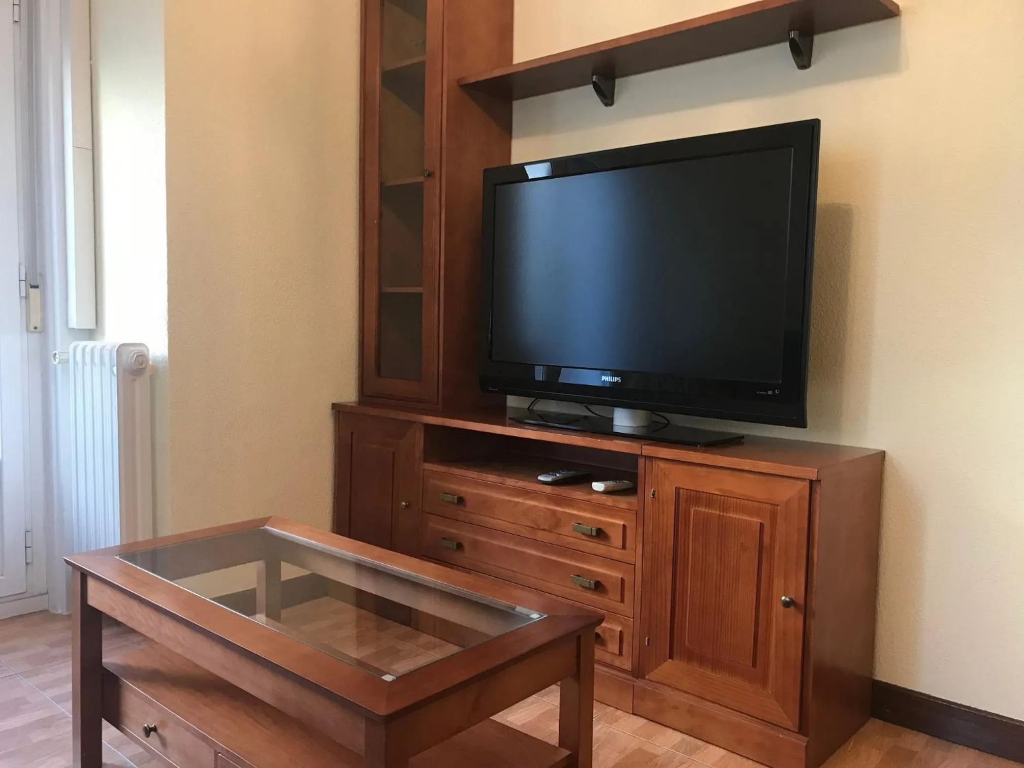 TV and multimedia in Hostal Tokio