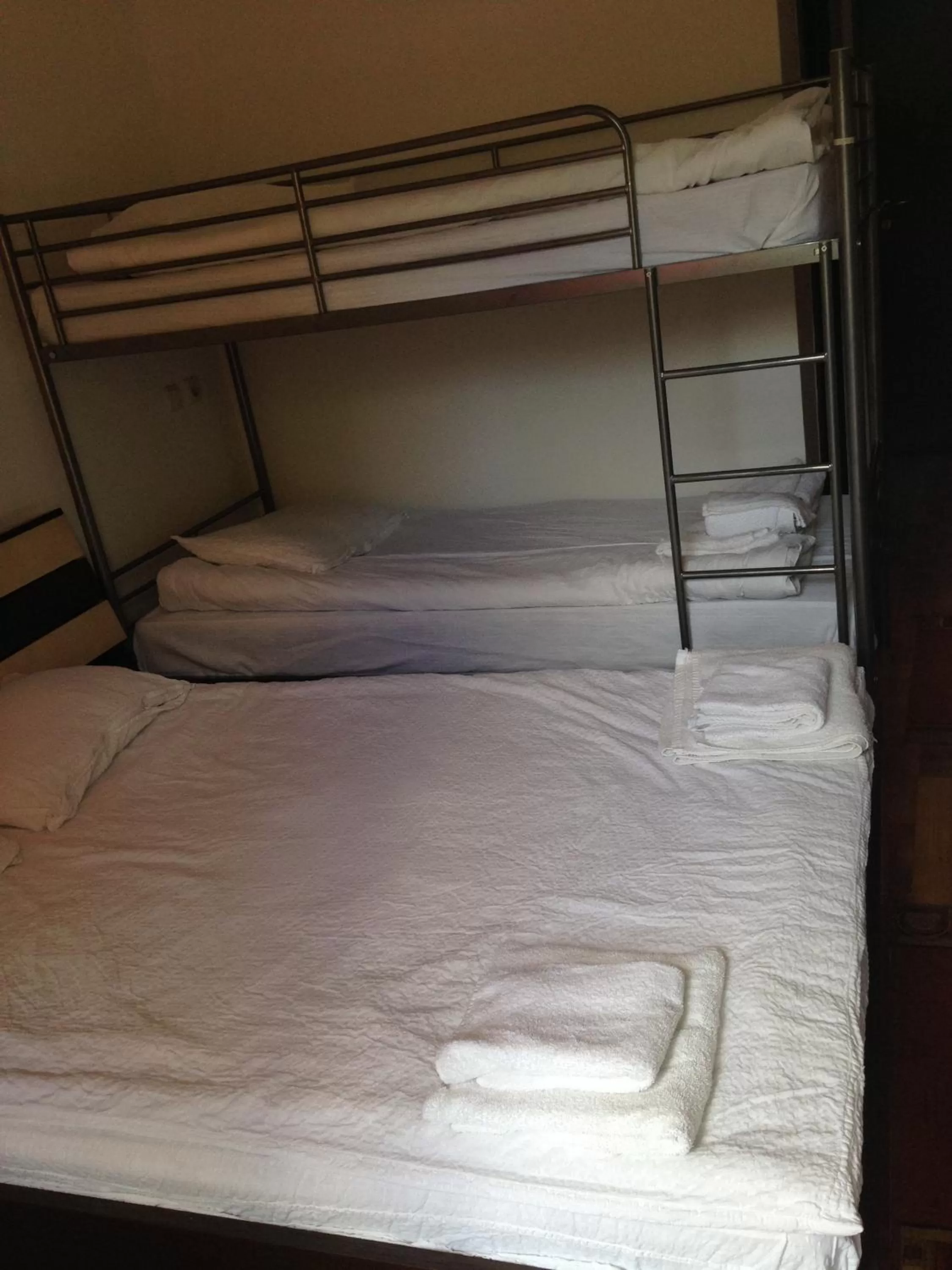 Bed, Bunk Bed in Hotel Romantik