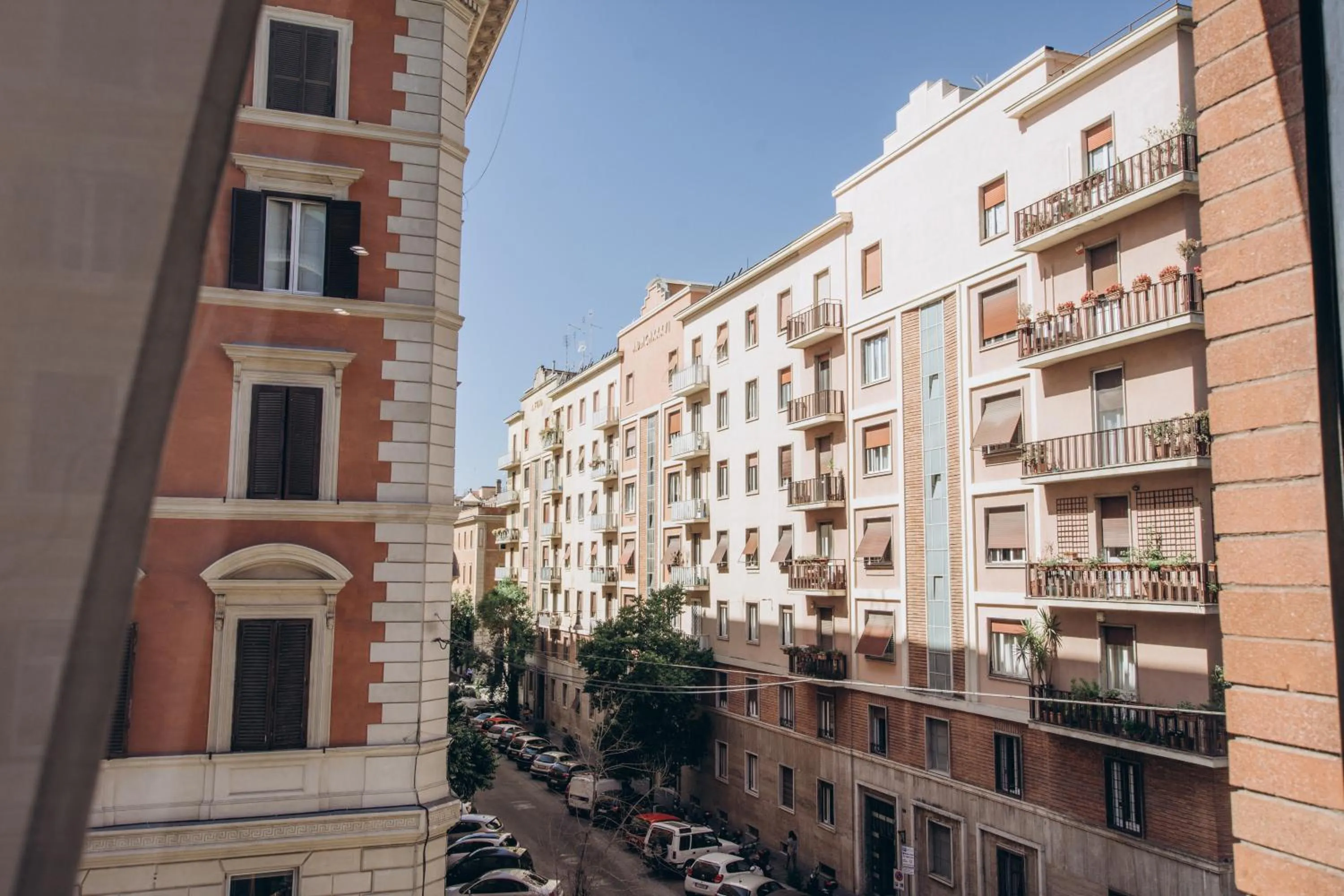 Street view in Regolo Rooms Vaticano