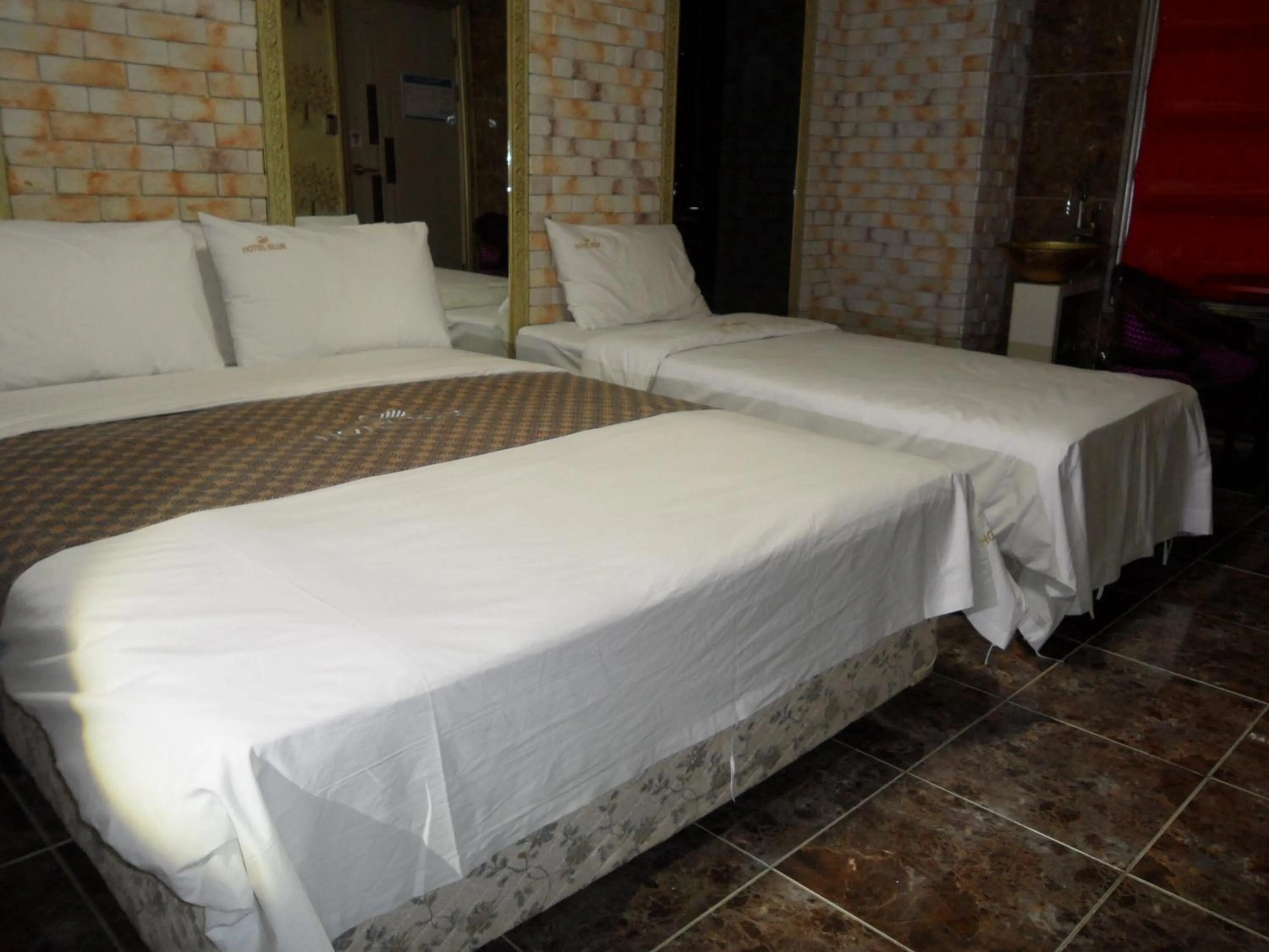 Bedroom, Bed in Songdo Blue Hotel