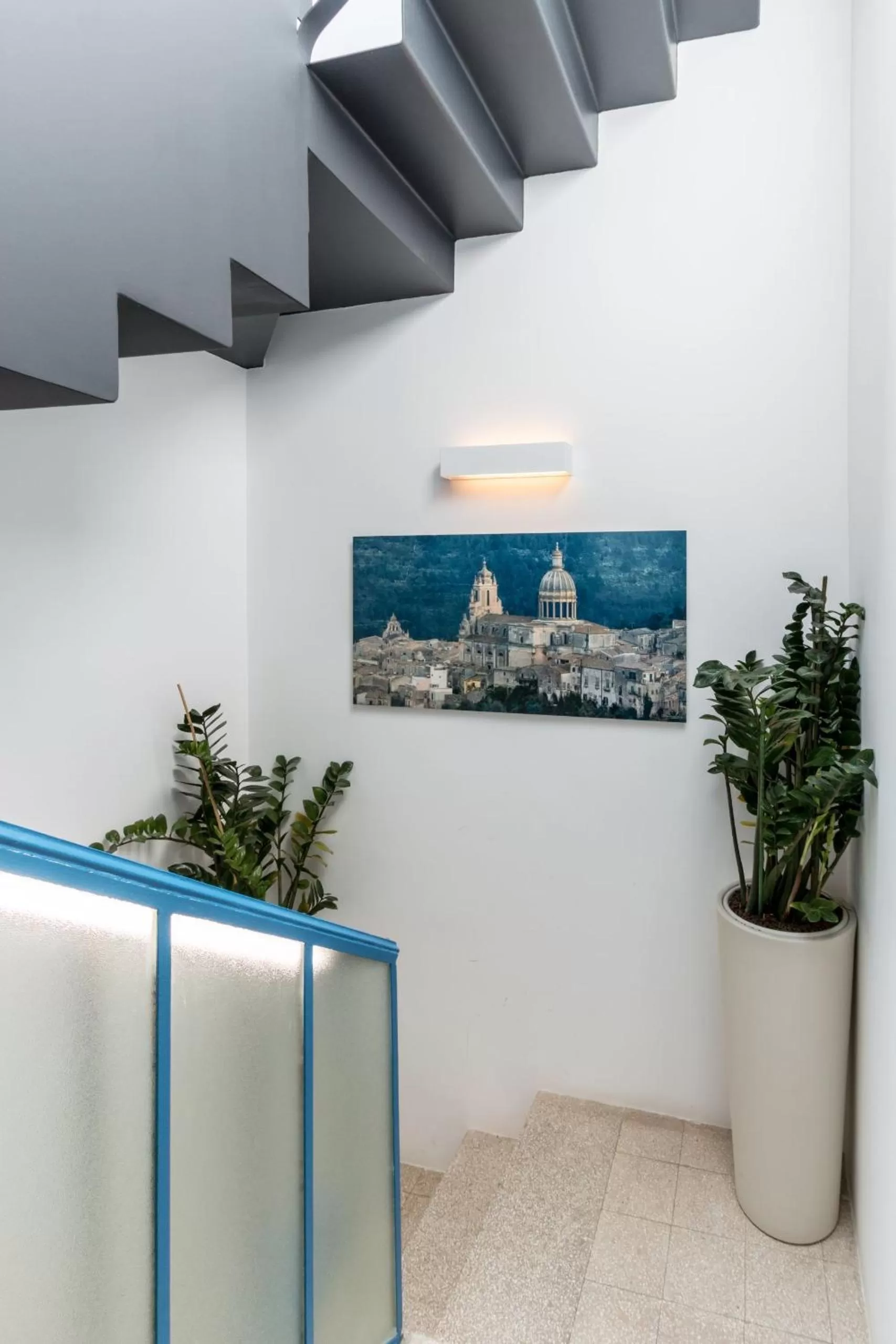 Decorative detail in B&B Bianco E Blu