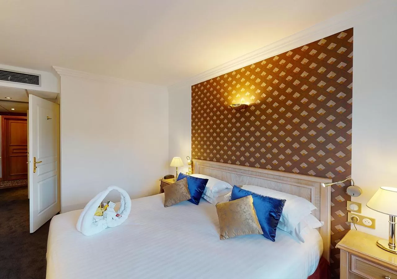 City view, Bed in Sun Riviera Hotel