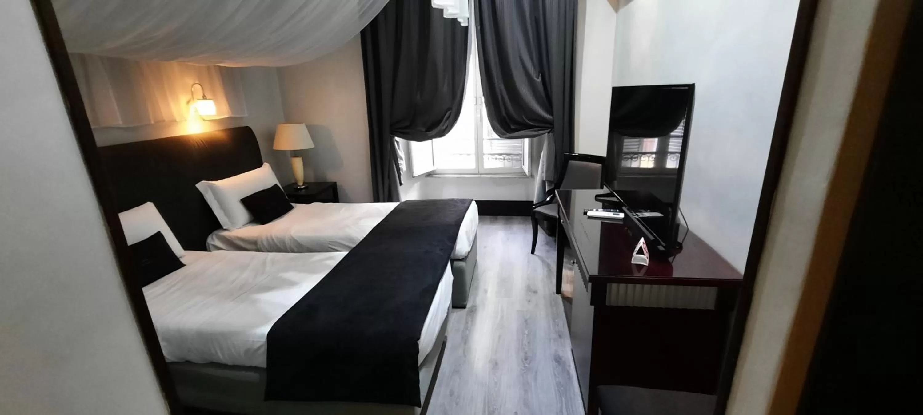 Bed in Hotel Giuggioli