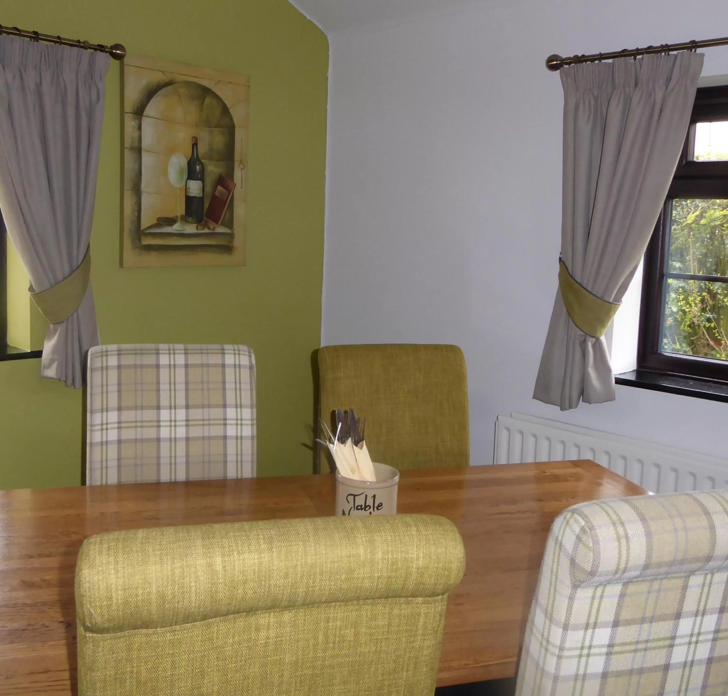 Restaurant/places to eat in The Old Ginn House Inn